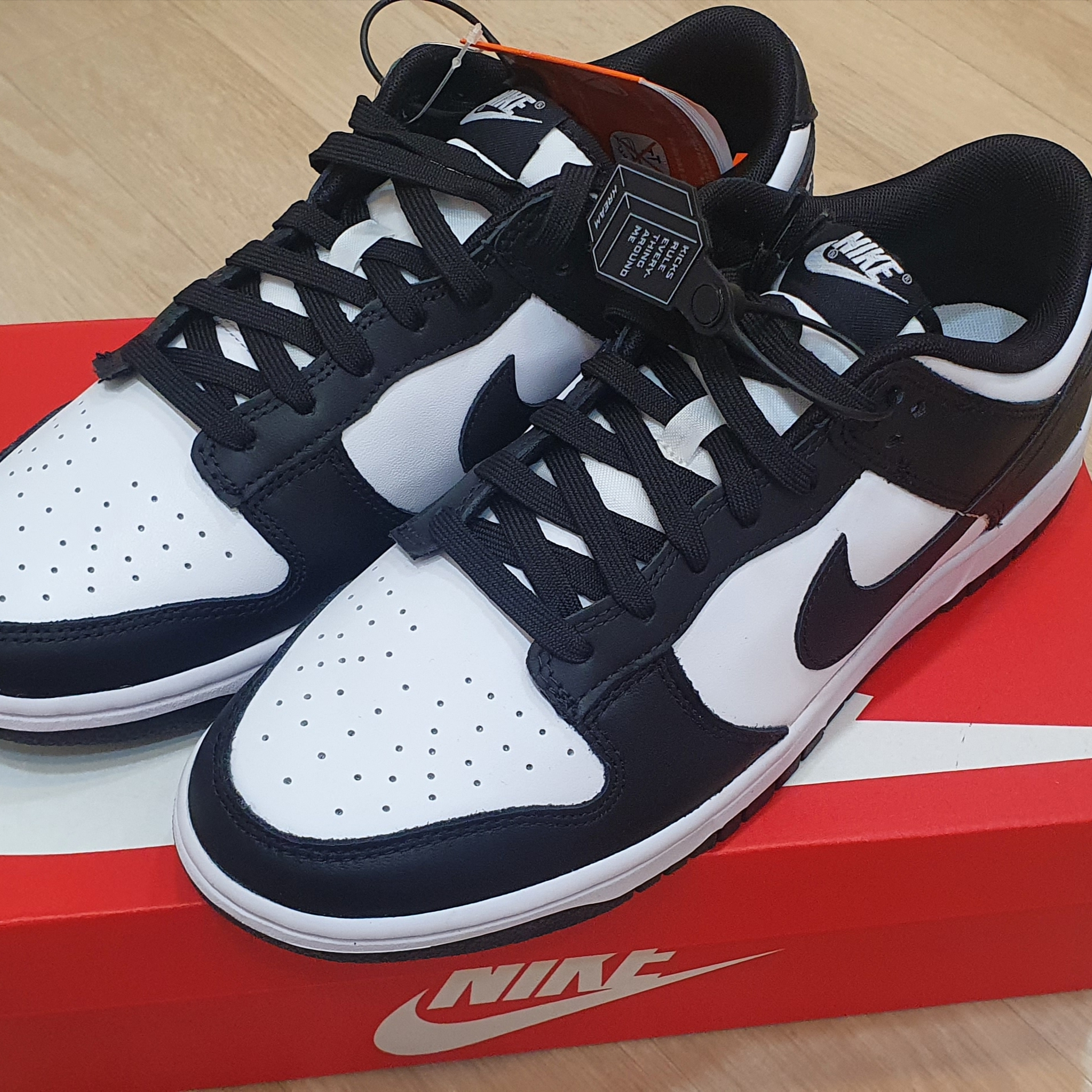 Nike Dunk Low Retro Black 착용 스타일