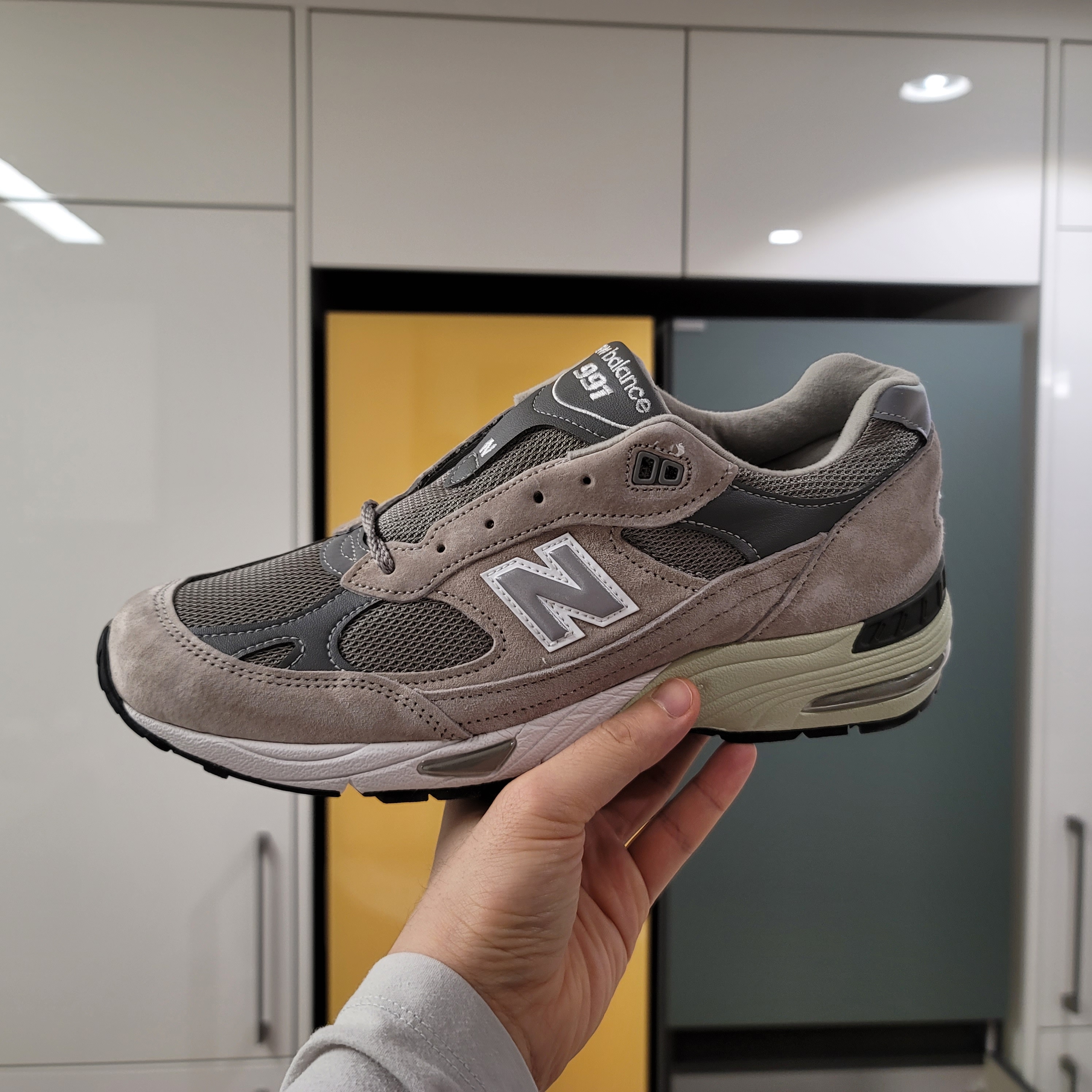 New Balance 991 Made in UK Grey 착용 스타일