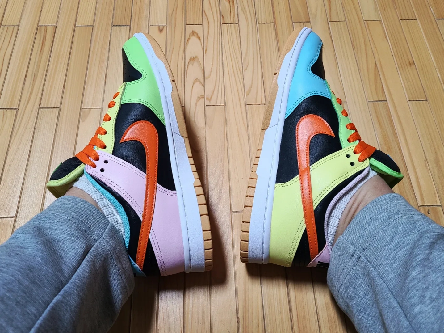 Nike Dunk Low SE Free.99 Black 착용 스타일 - 3