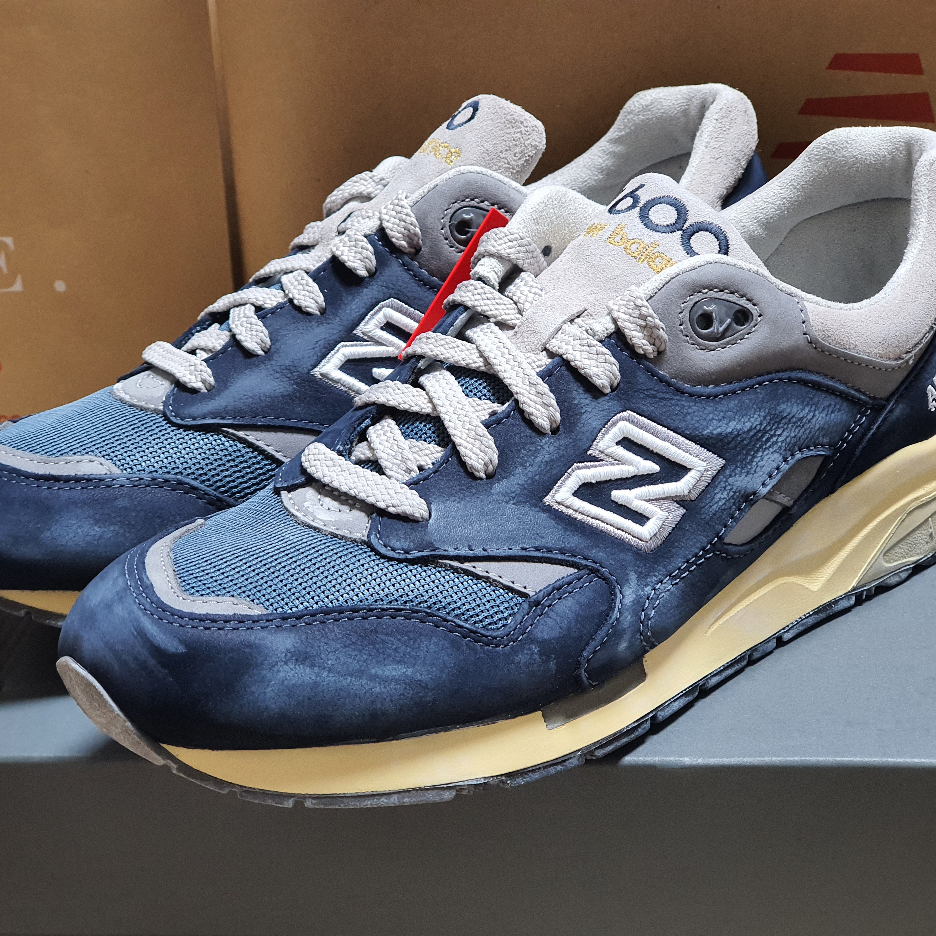 New Balance 1600 Premium Vintage Navy 착용 스타일 - 2