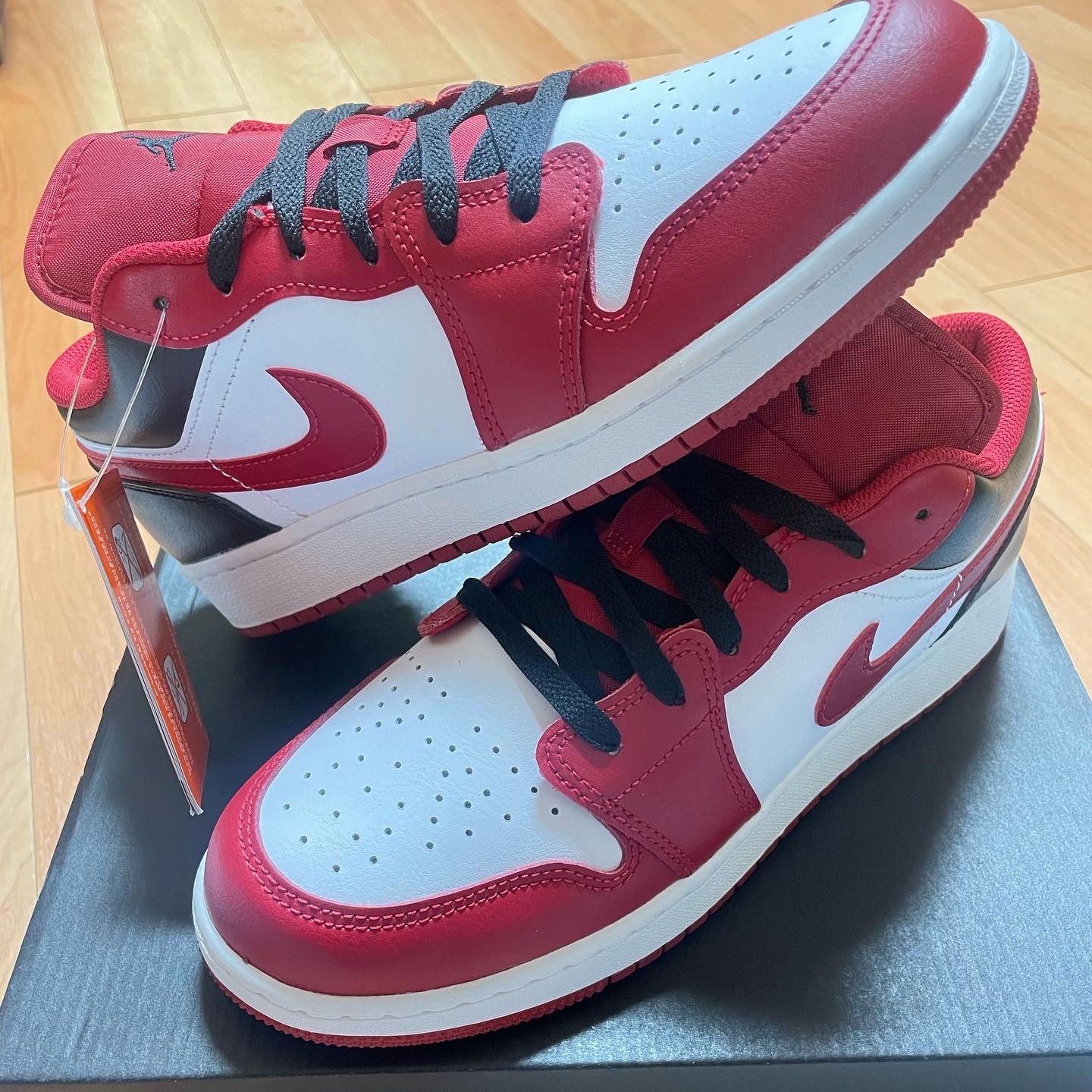 (GS) Jordan 1 Low White Gym Red Black 착용 스타일