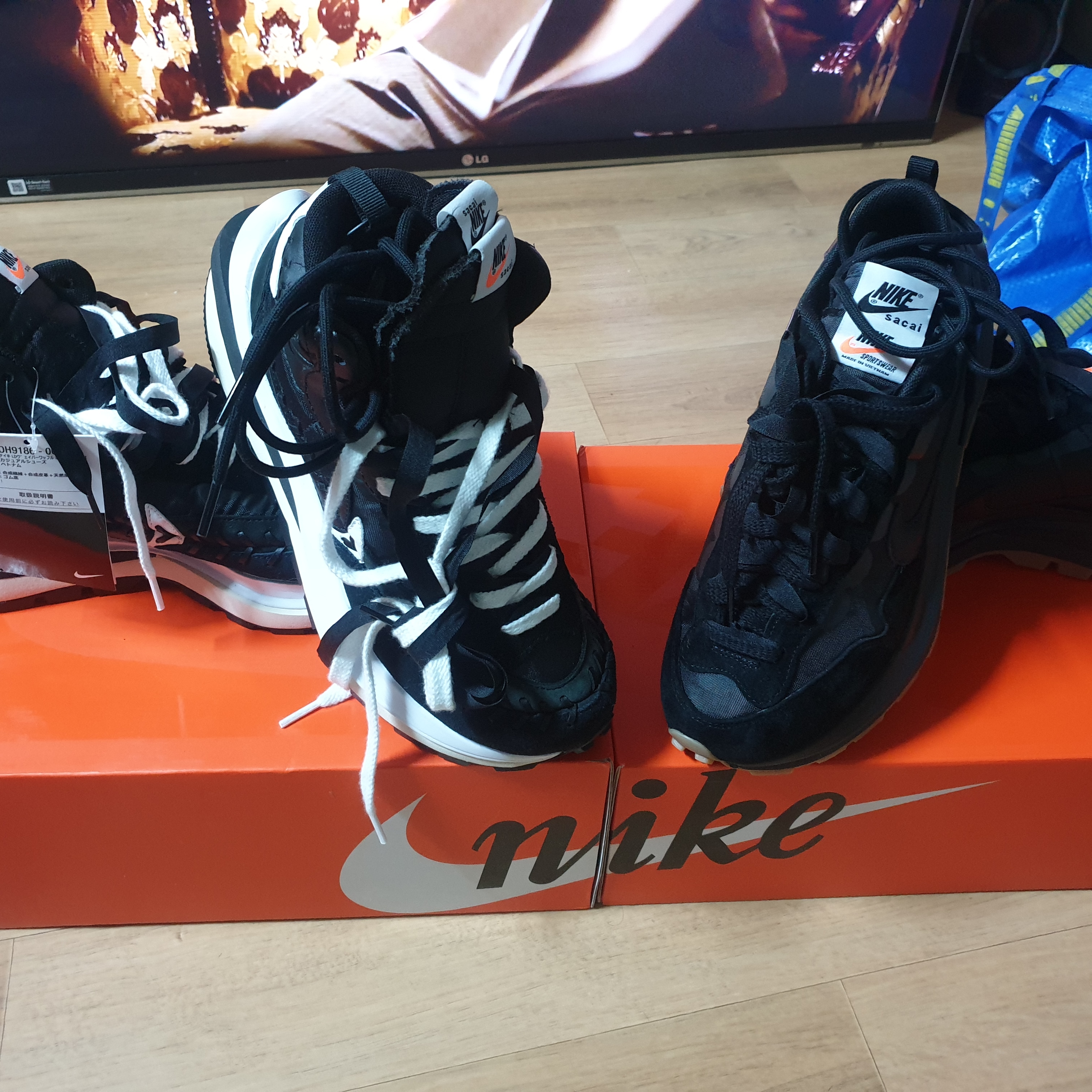 Nike x Sacai VaporWaffle Black and Gum, Nike x Sacai x Jean Paul Gaultier VaporWaffle Black White 착용 스타일 - 2