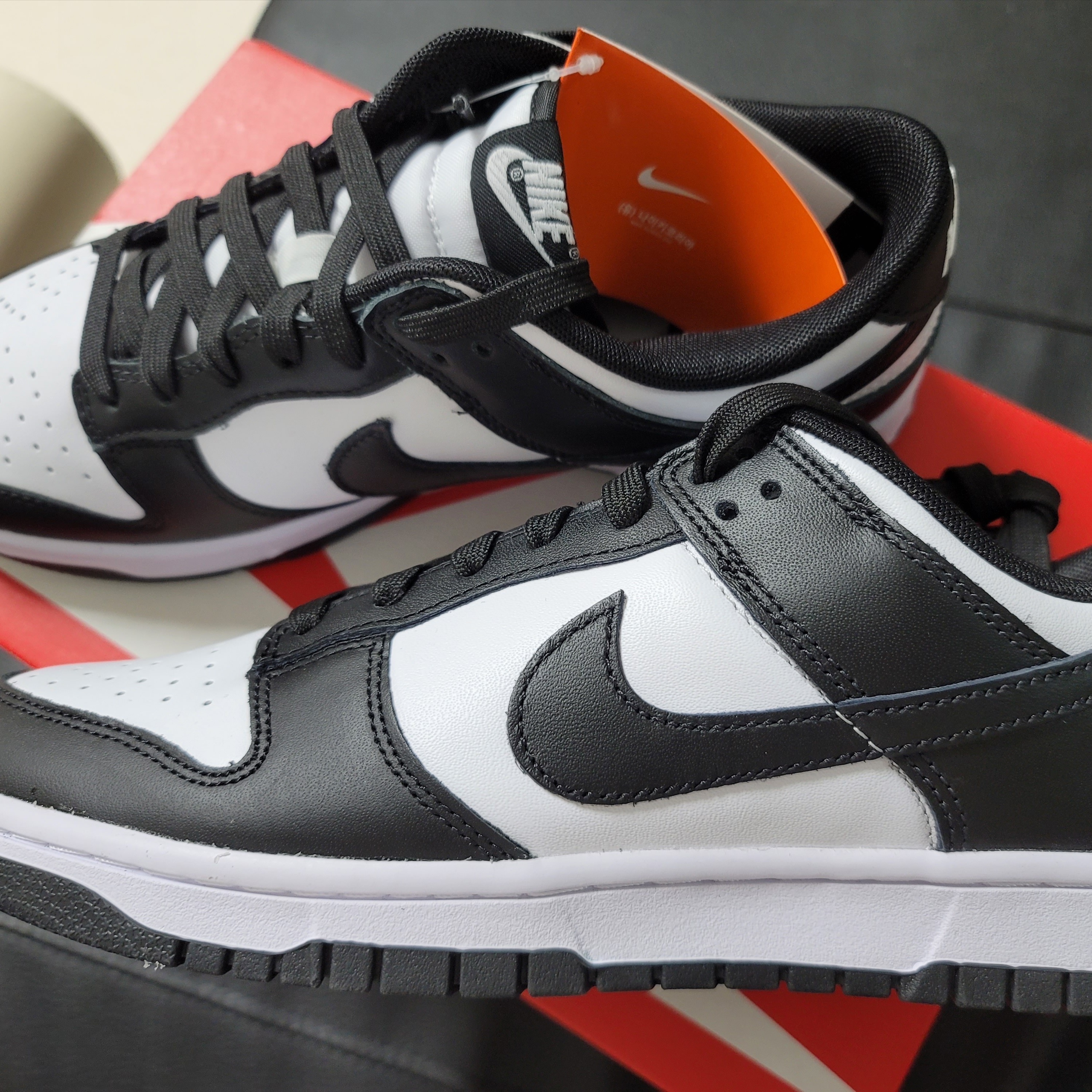 Nike Dunk Low Retro Black 착용 스타일 - 1