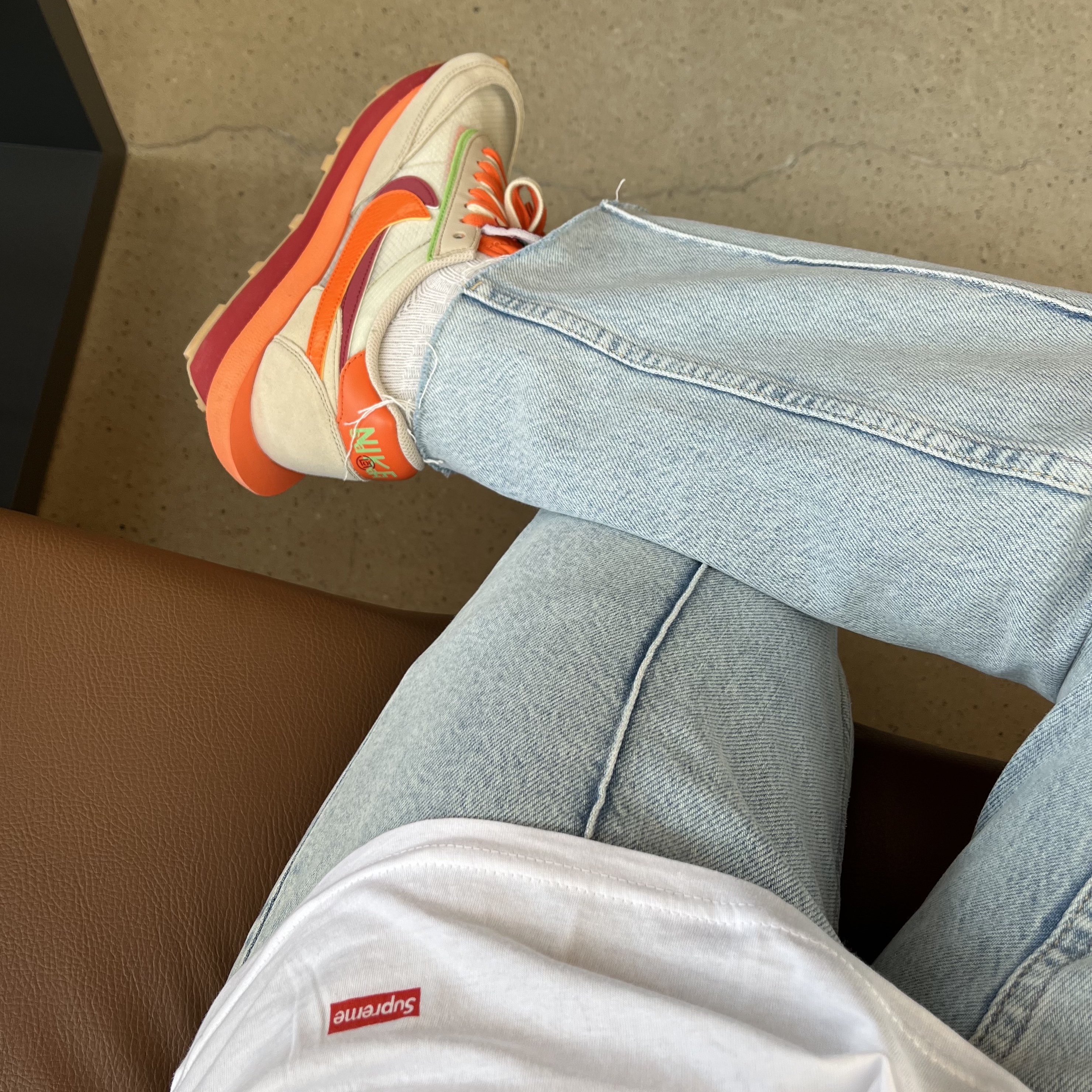 Supreme Hanes Tagless T-Shirt White (3 Pack), Nike x Sacai x Clot LDWaffle Orange Blaze 착용 스타일 - 2