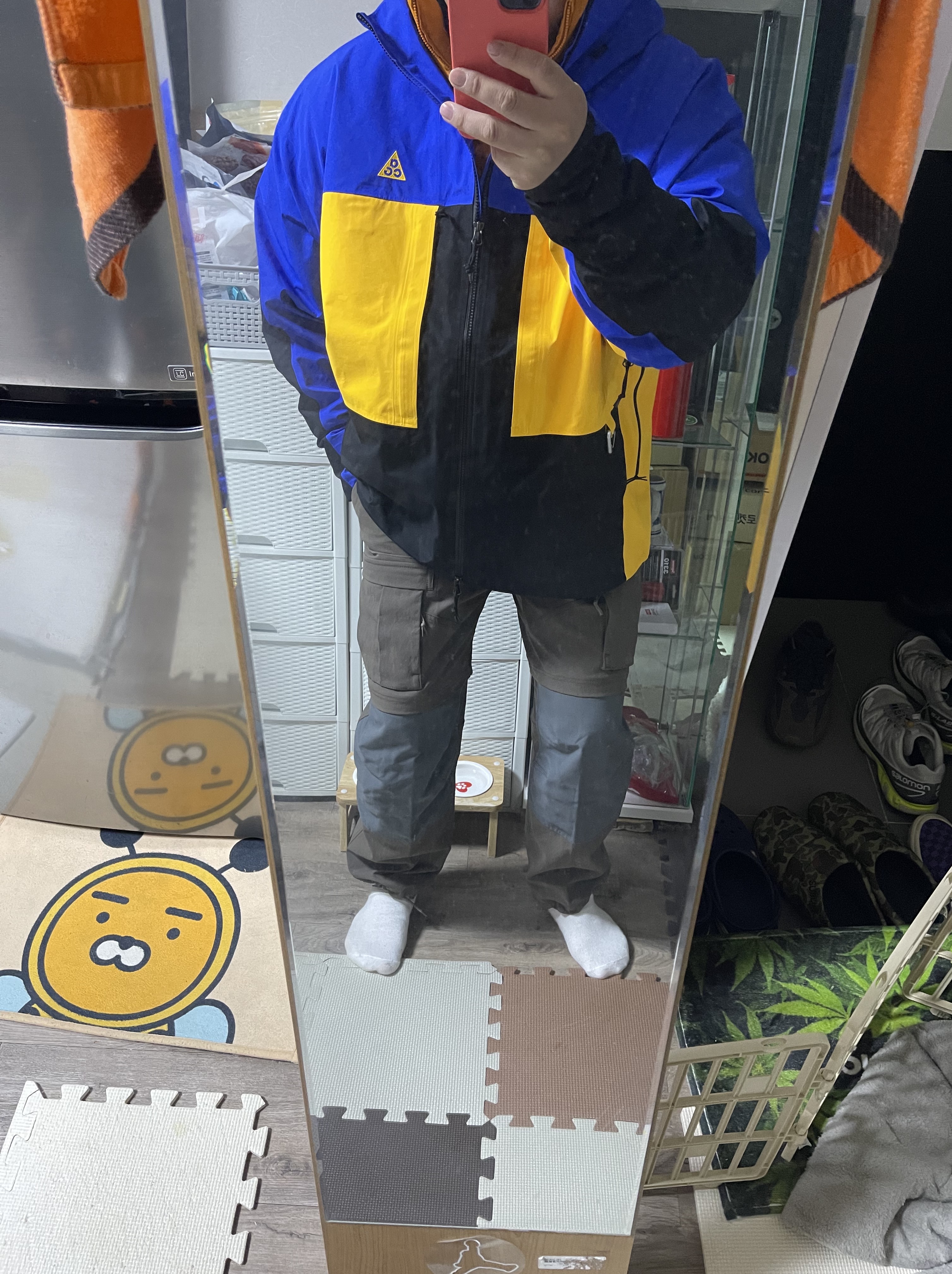 Nike ACG Gore-Tex Misery Ridge Jacket Hyper Royal - US/EU, Nike ACG Smith Summit Cargo Pants Velvet Brown - Asia 착용 스타일