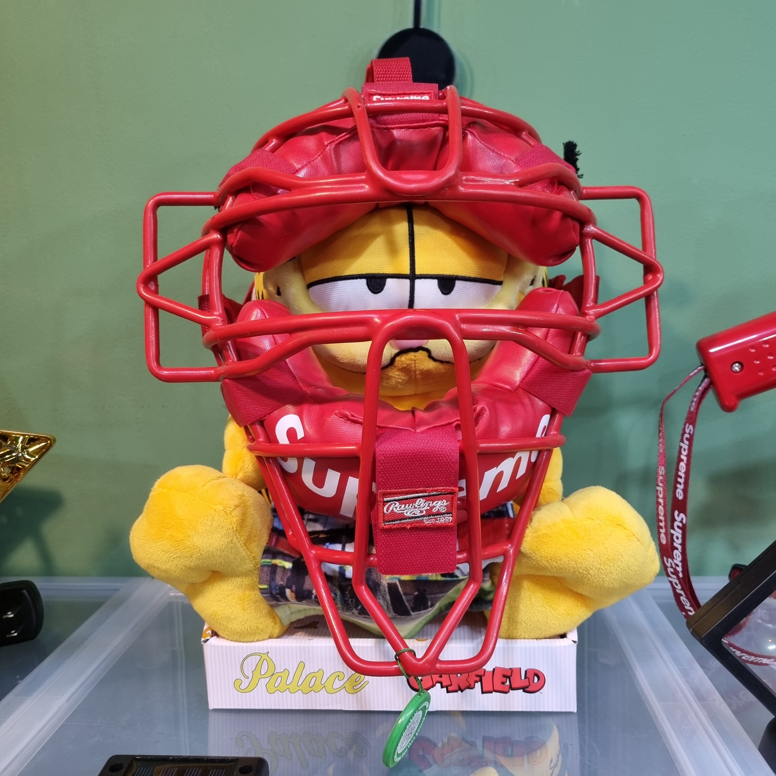 Palace Garfield Toy Orange - 21FW 착용 스타일