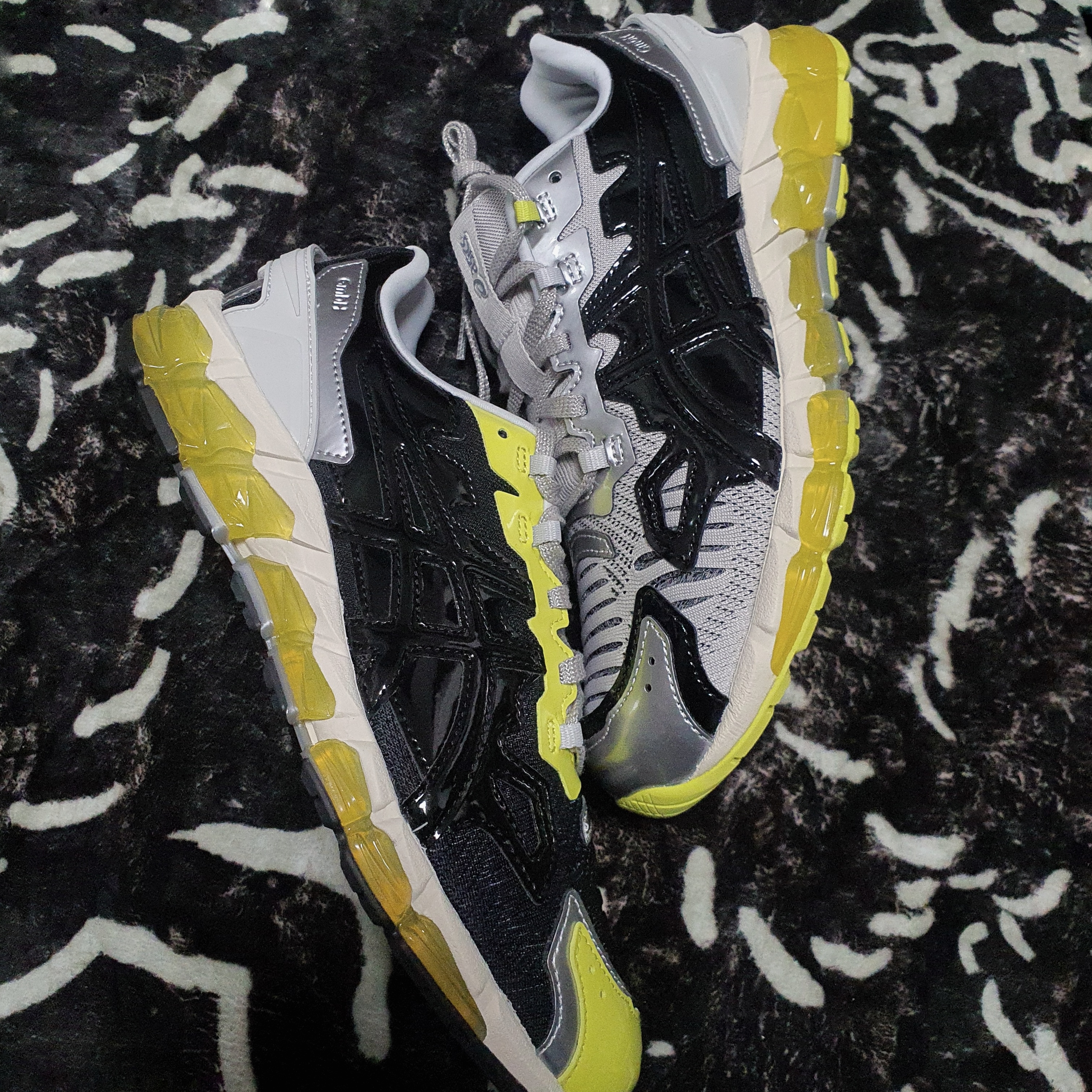 Asics x GmbH Gel-Quantum 360 6 Pure Silver Sour Yuzu 착용 스타일