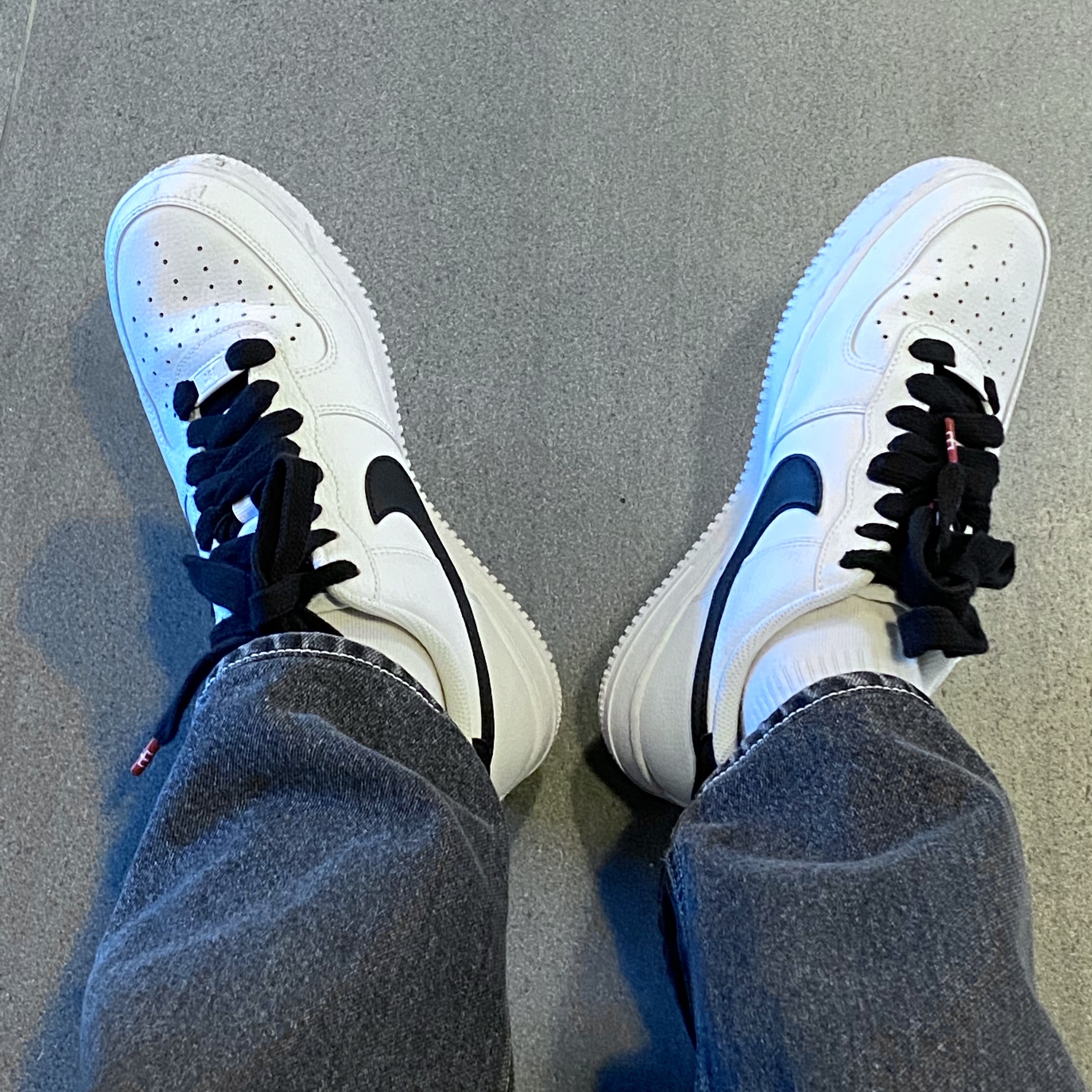 (W) Nike Air Force 1 '07 Low White Black 착용 스타일