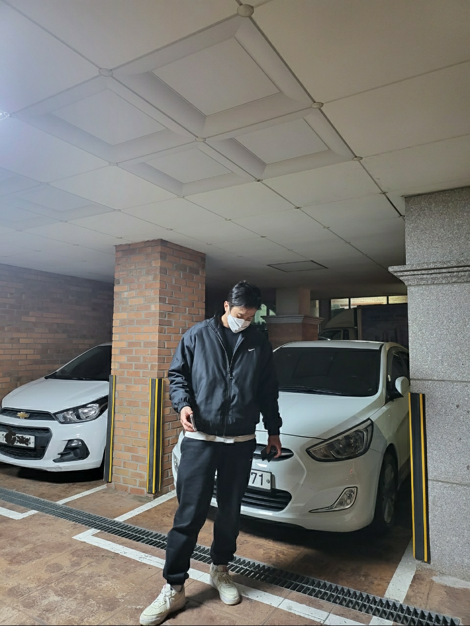 Nike NRG Solo Swoosh Satin Bomber Jacket Black Doll - Asia, Nike NRG Solo Swoosh Fleece Pants Black - US/EU 착용 스타일