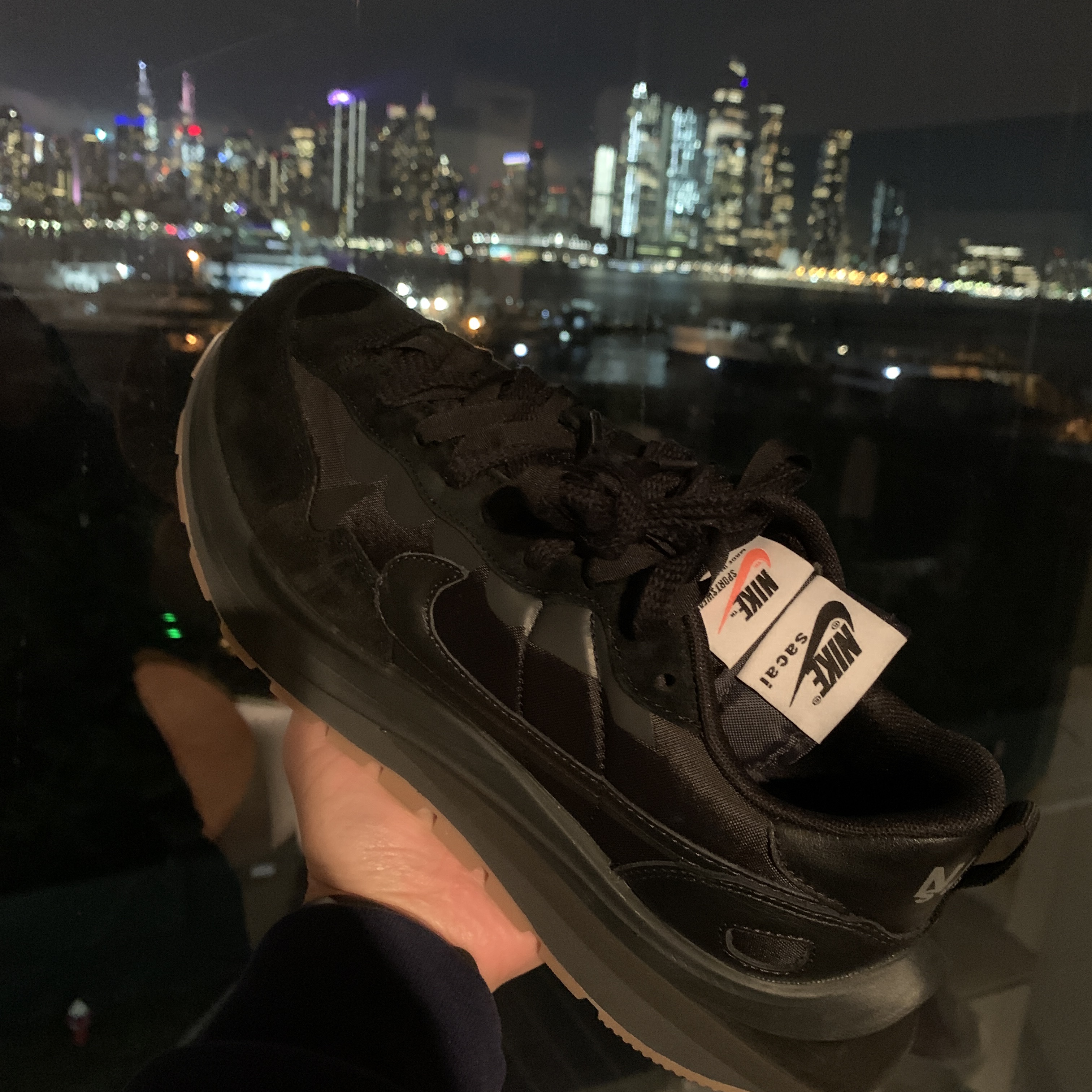 Nike x Sacai VaporWaffle Black and Gum 착용 스타일