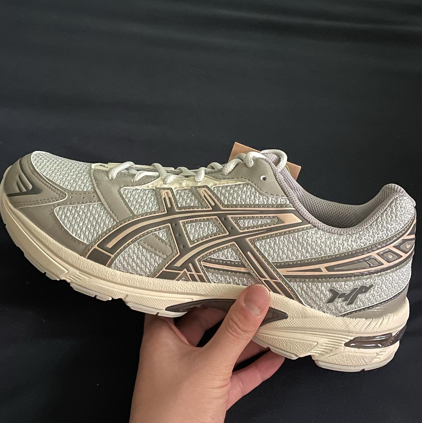 Asics x I4P Gel-1130 Glacier Grey Mink 착용 스타일 - 2