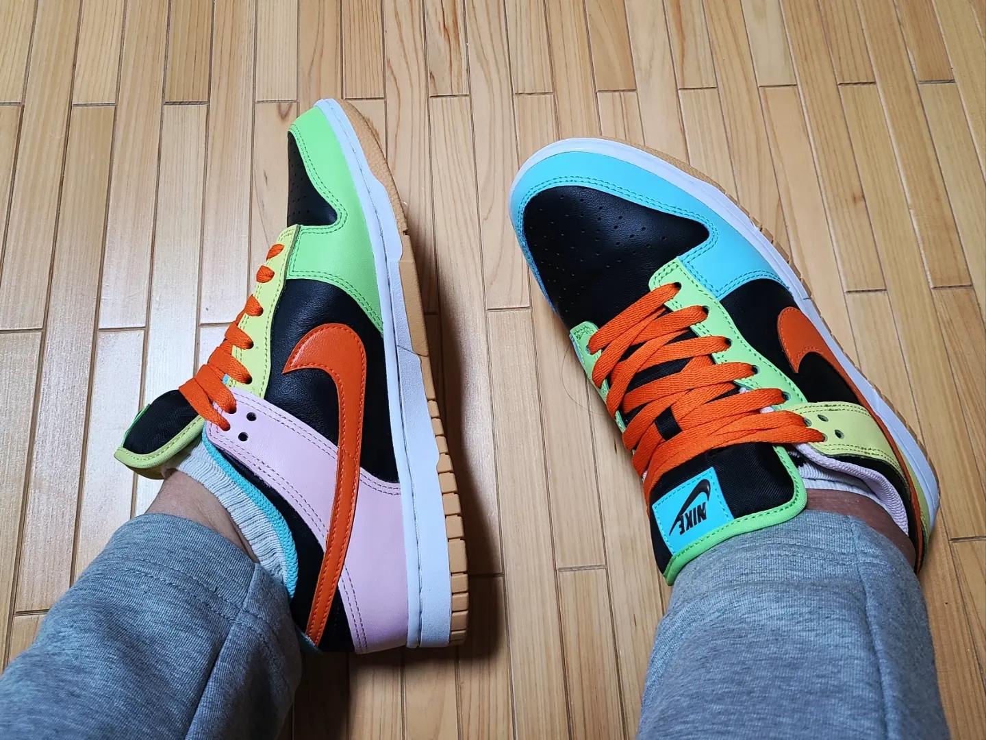 Nike Dunk Low SE Free.99 Black 착용 스타일 - 5