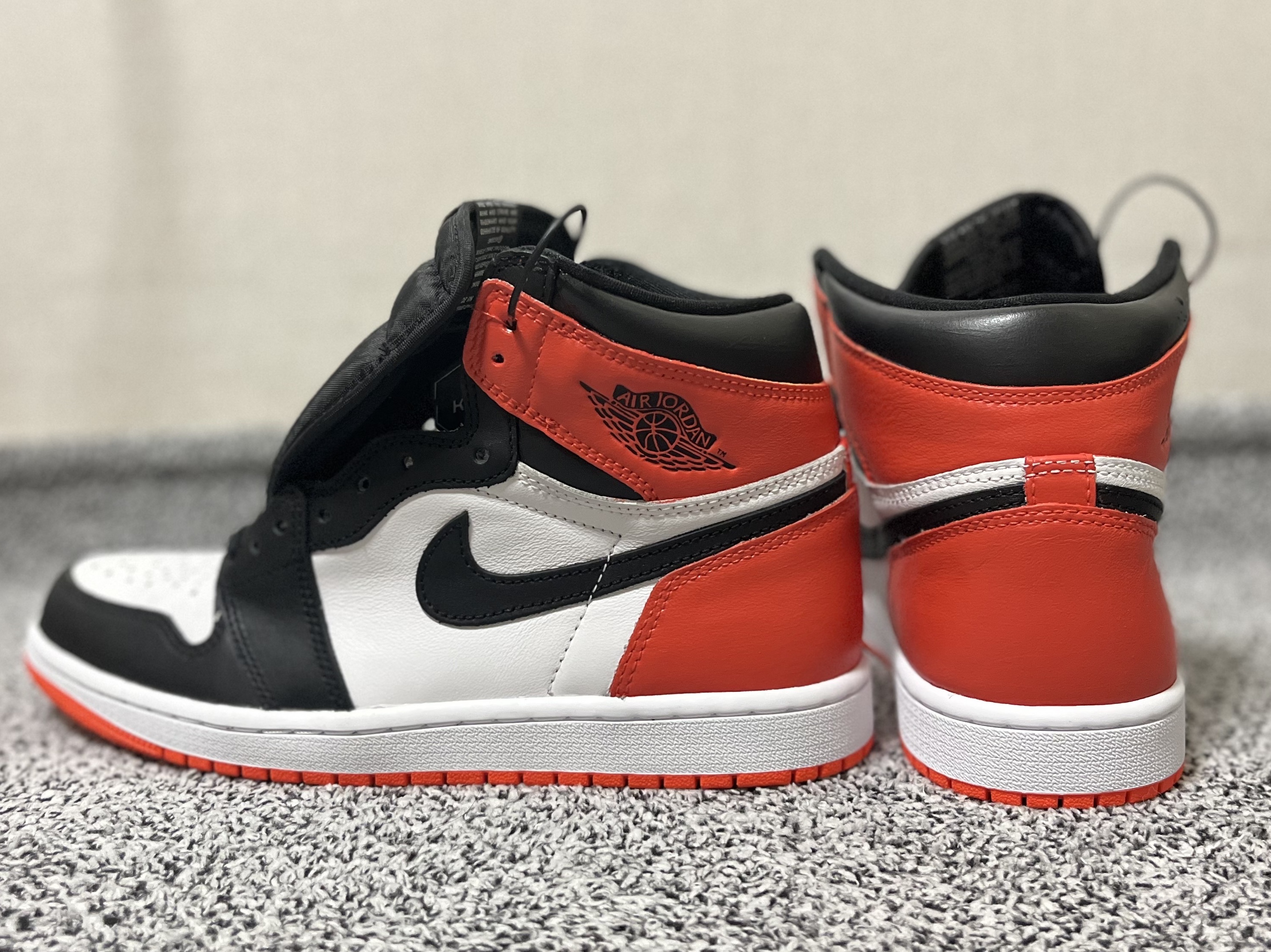 Jordan 1 Retro High OG Electro Orange 착용 스타일 - 1