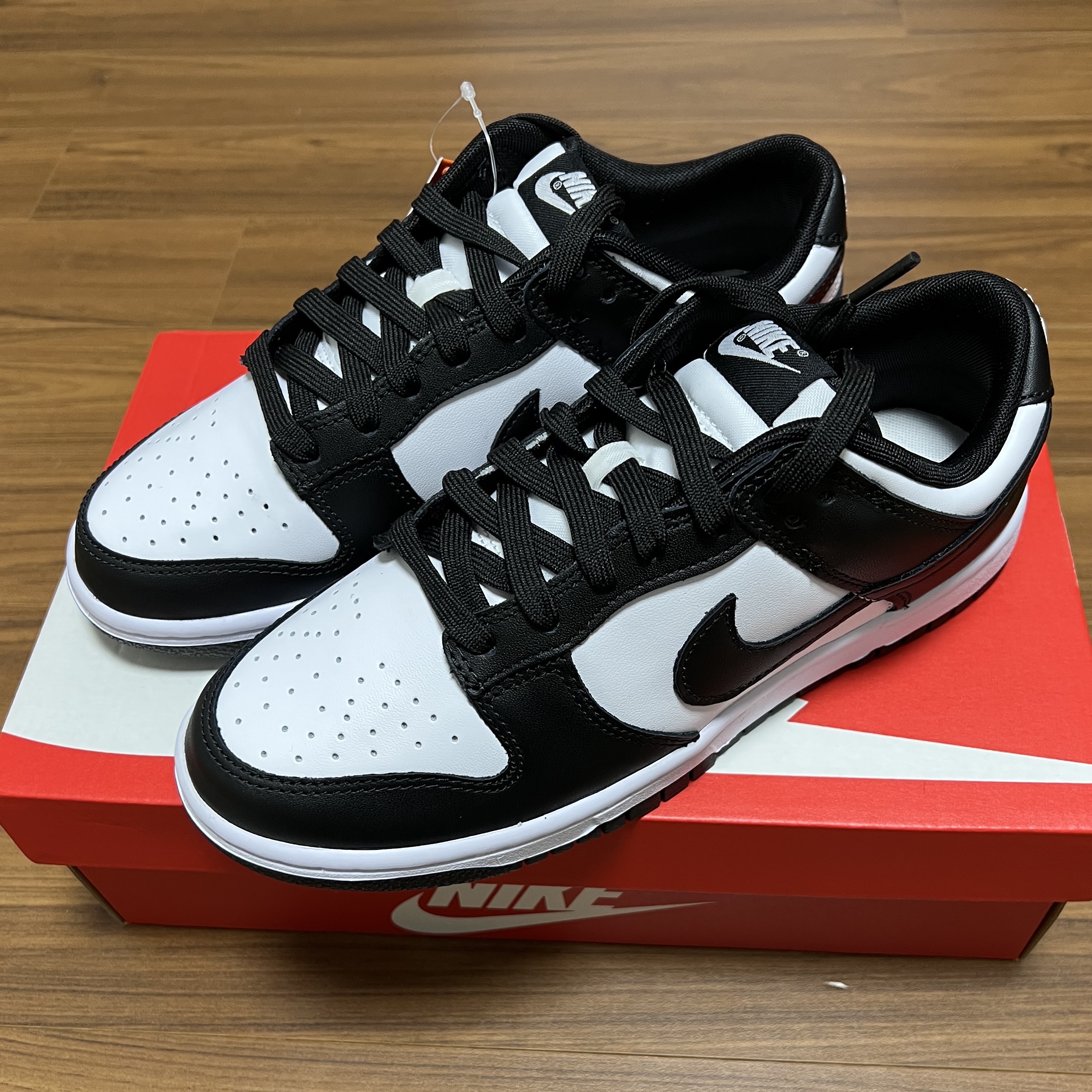 Nike Dunk Low Retro Black 착용 스타일 - 1