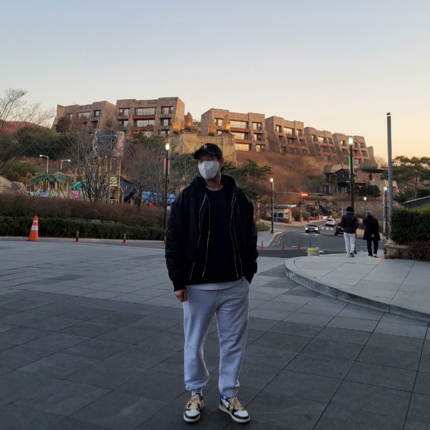 Jordan 1 x Travis Scott x Fragment Retro Low OG SP Military Blue 착용 스타일