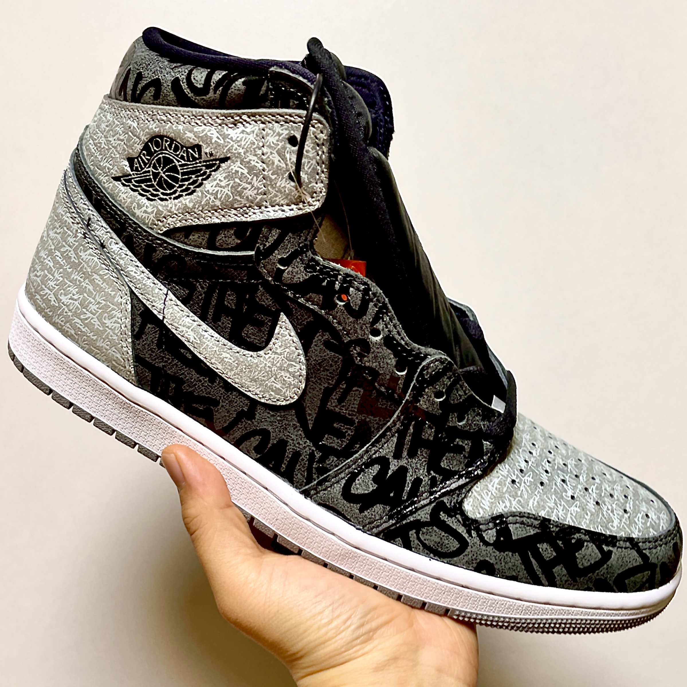 Jordan 1 Retro High OG Rebellionaire 착용 스타일 - 2