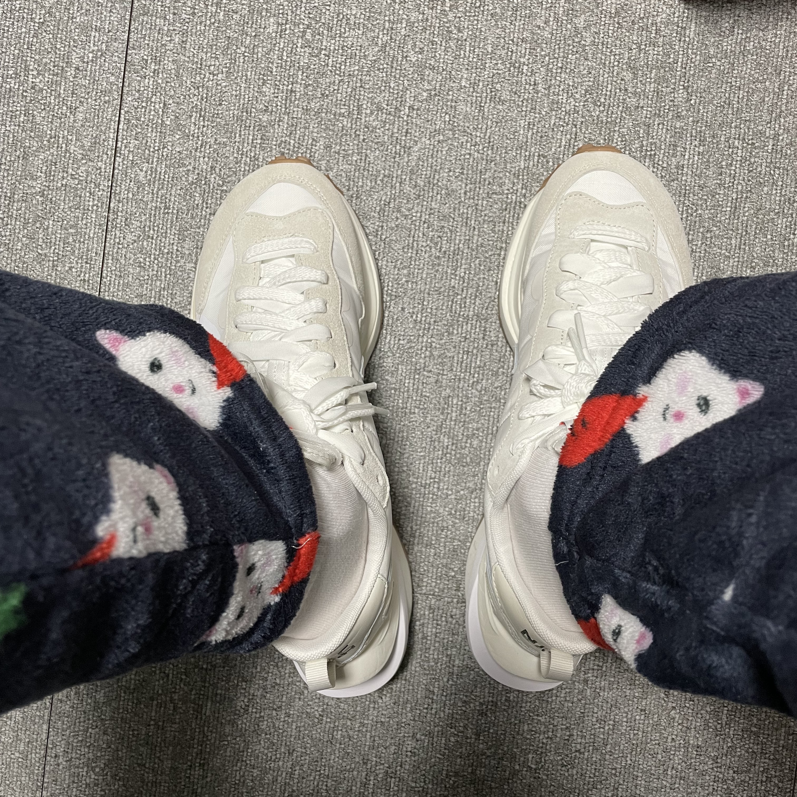 Nike x Sacai VaporWaffle White and Gum 착용 스타일