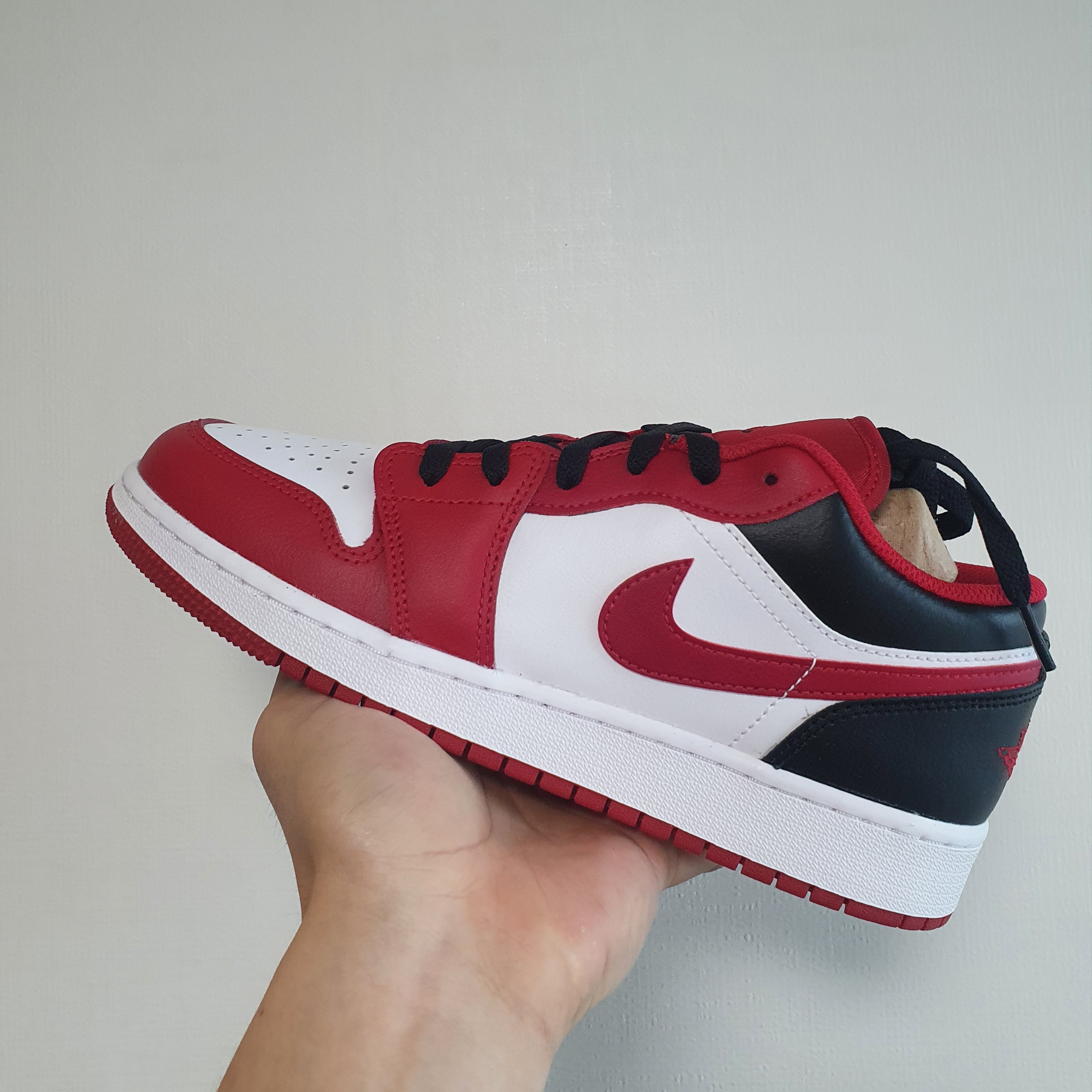 (GS) Jordan 1 Low White Gym Red Black 착용 스타일