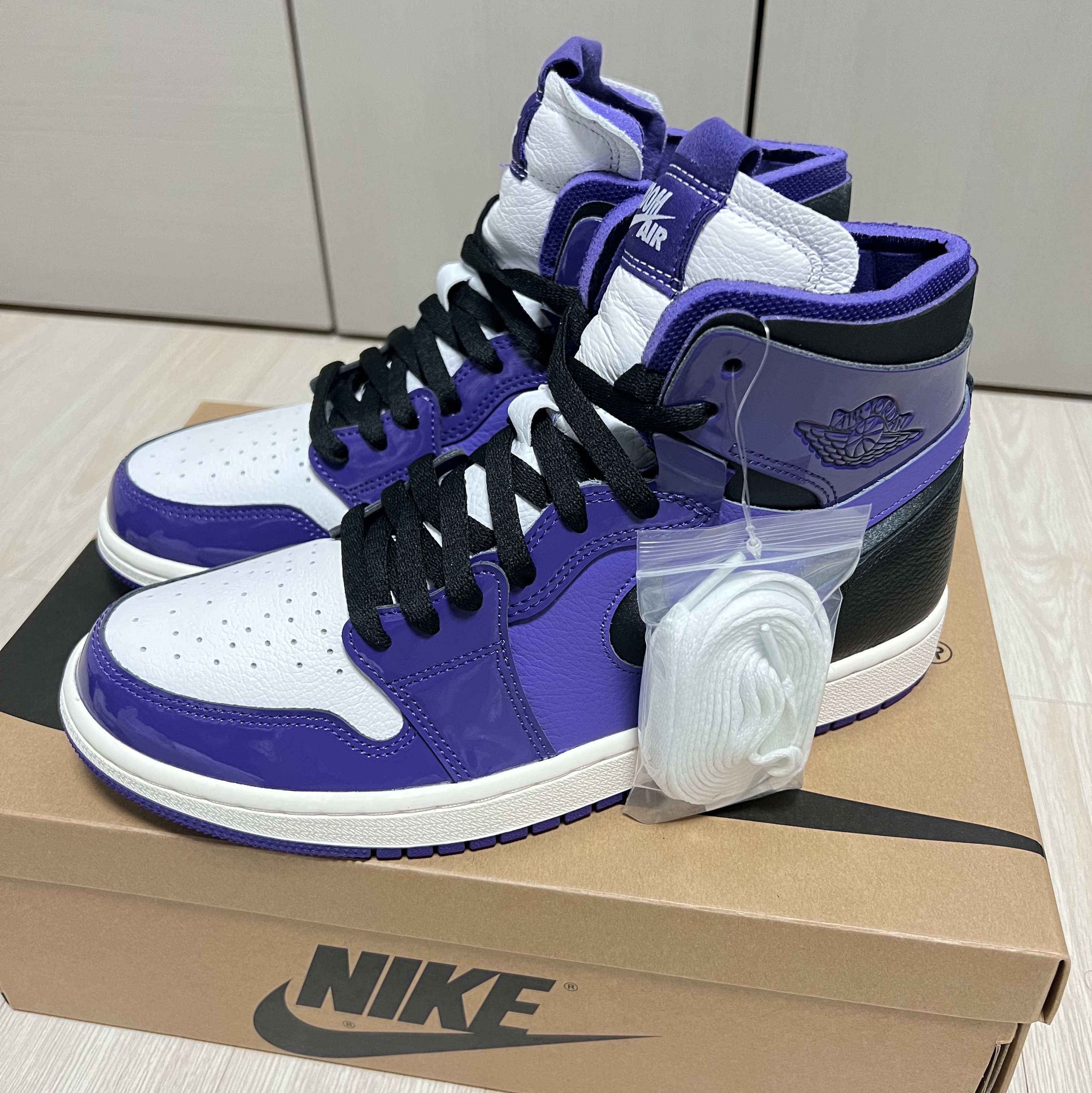 (W) Jordan 1 Zoom Air CMFT Purple Black 착용 스타일 - 2