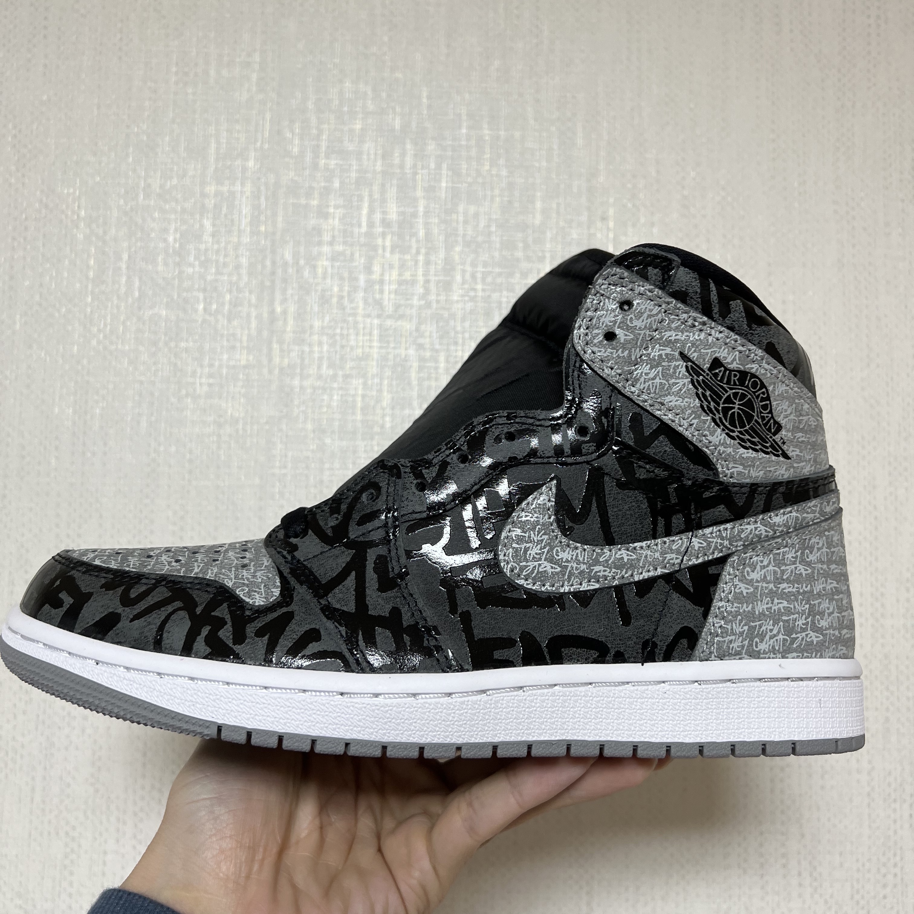 Jordan 1 Retro High OG Rebellionaire 착용 스타일 - 3