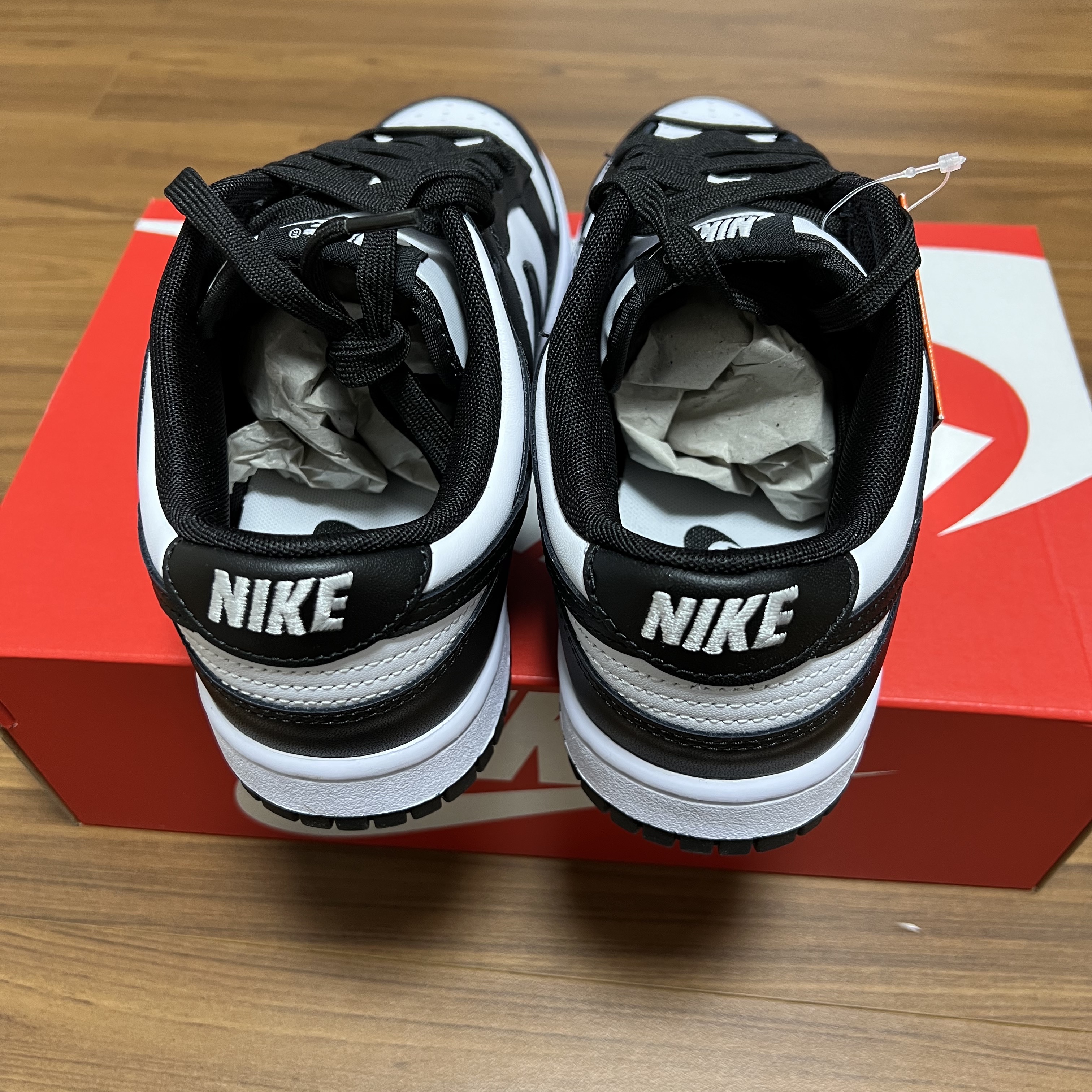 Nike Dunk Low Retro Black 착용 스타일 - 3