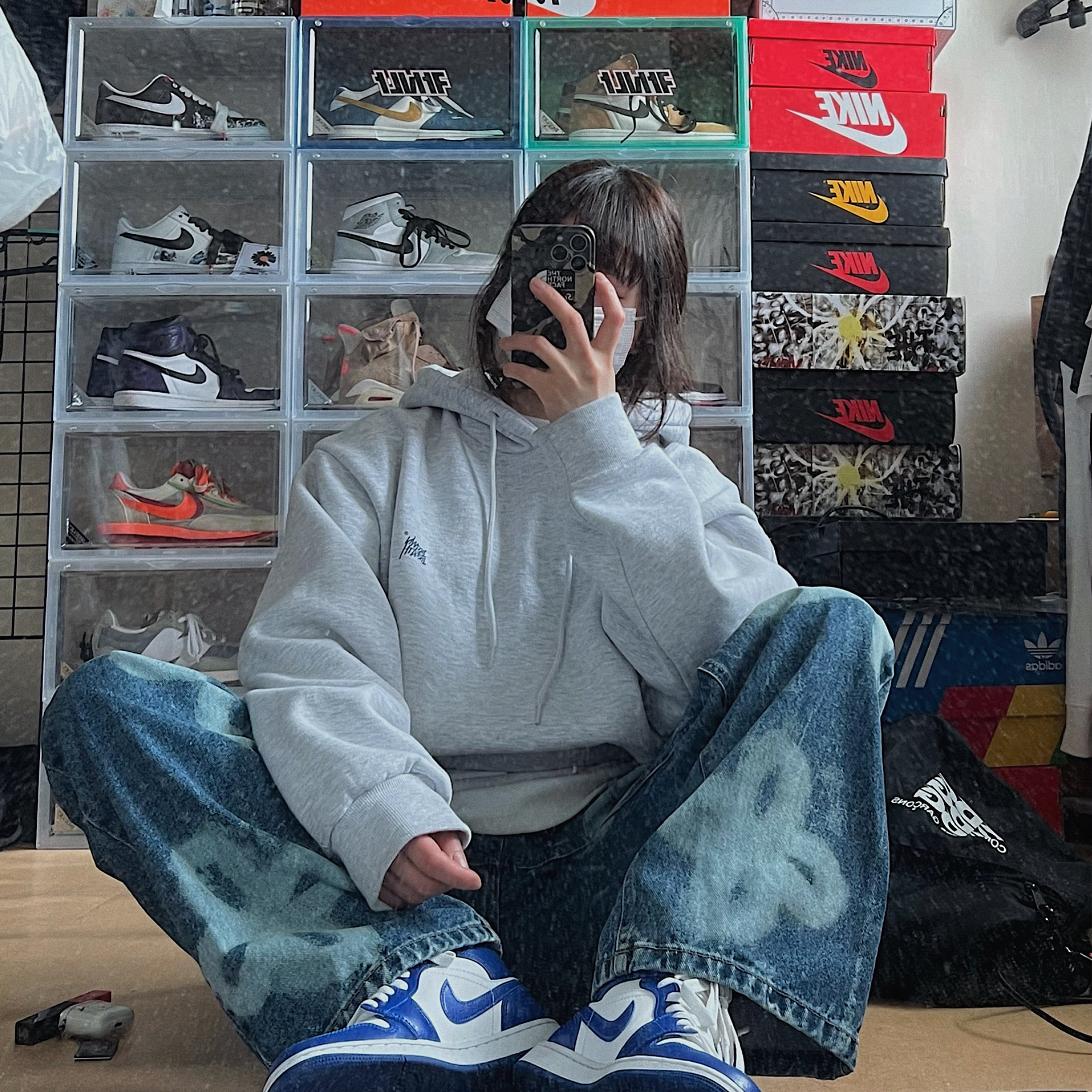 (W) Jordan 1 Mid White Hyper Royal 착용 스타일