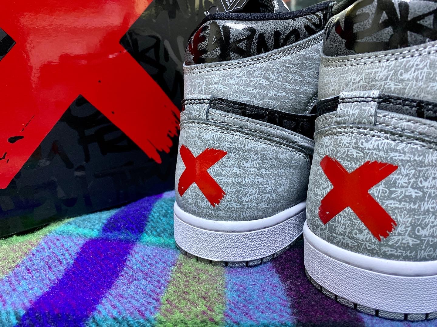 Jordan 1 Retro High OG Rebellionaire 착용 스타일 - 1