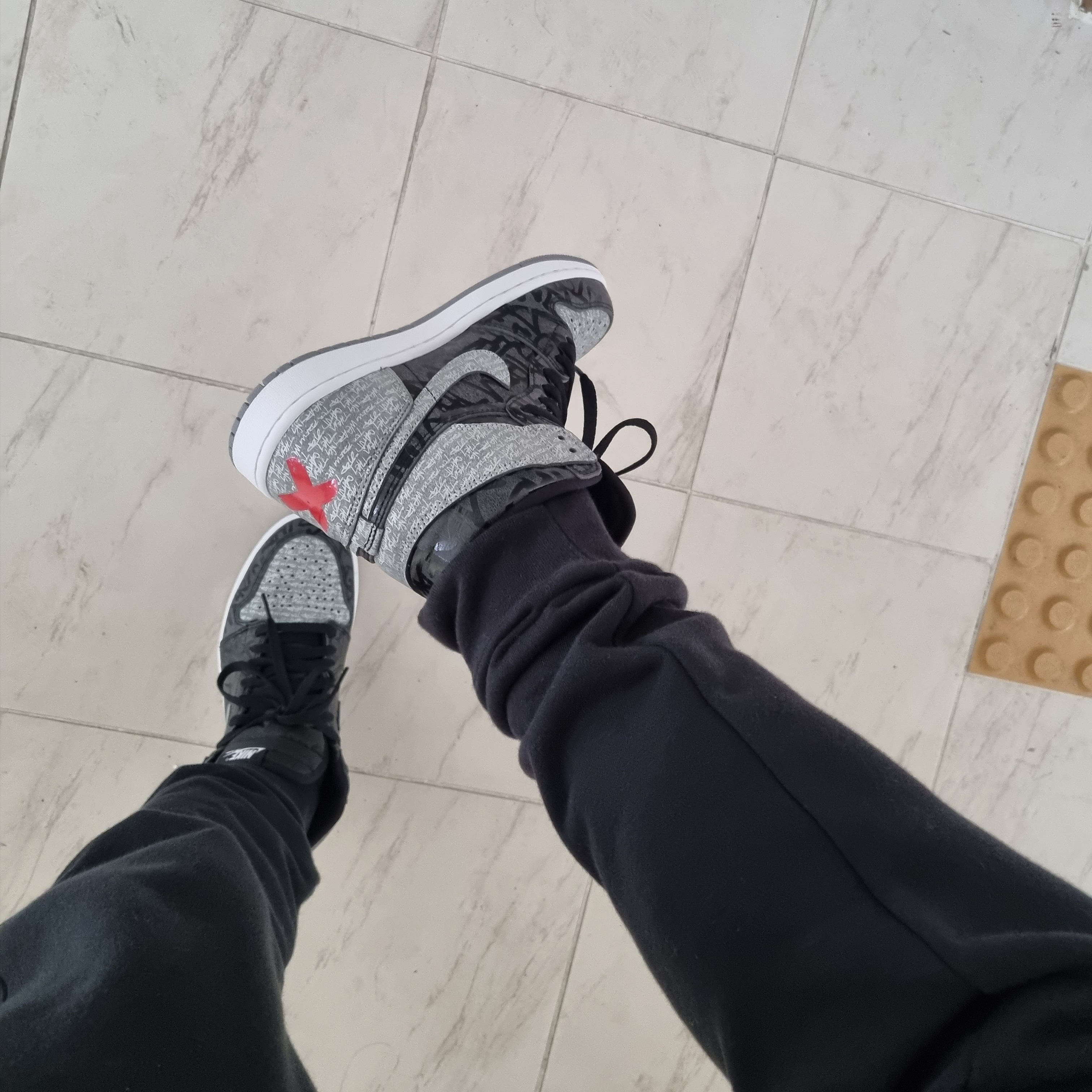 Jordan 1 Retro High OG Rebellionaire 착용 스타일