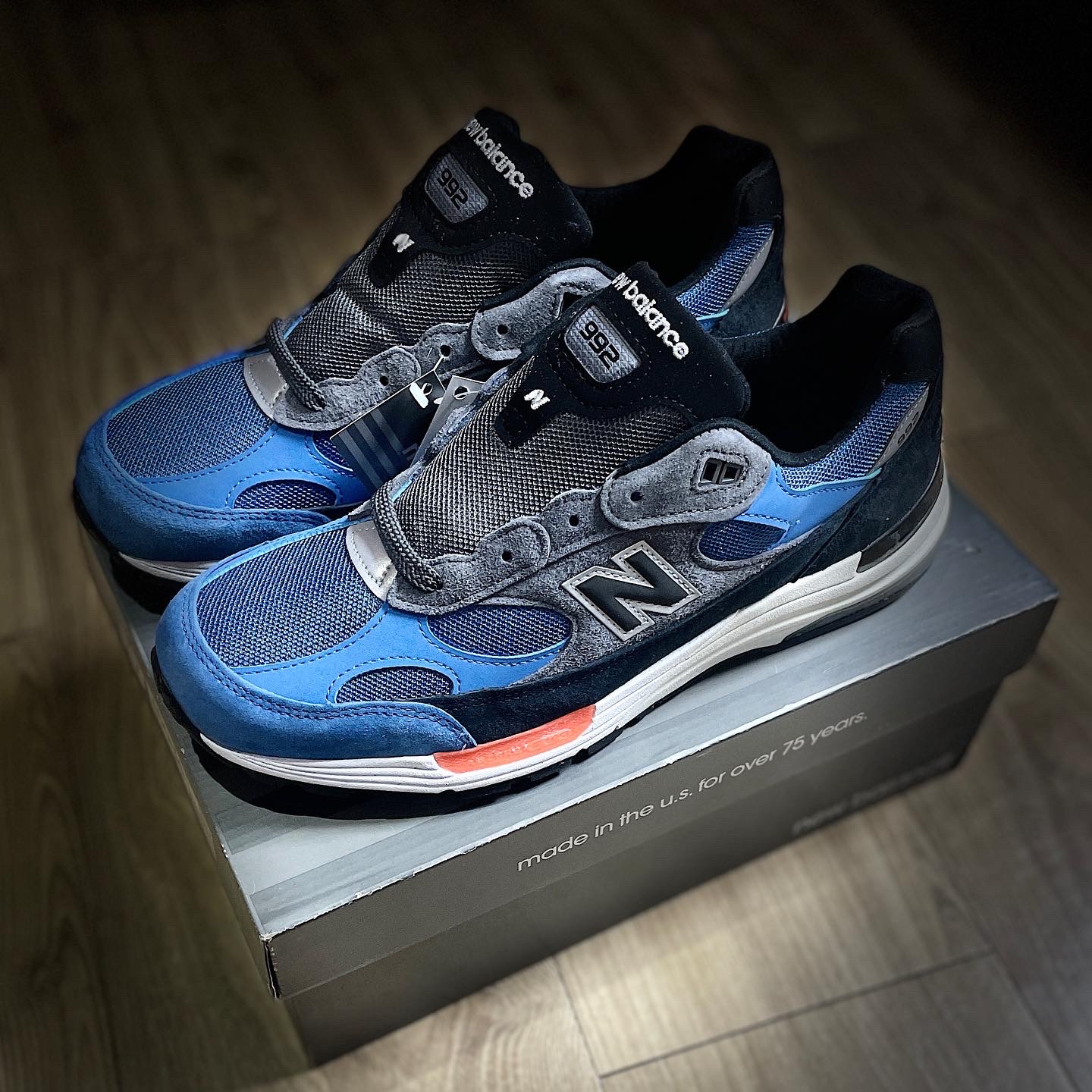 New Balance 992 Made in USA Blue Grey 착용 스타일 - 1
