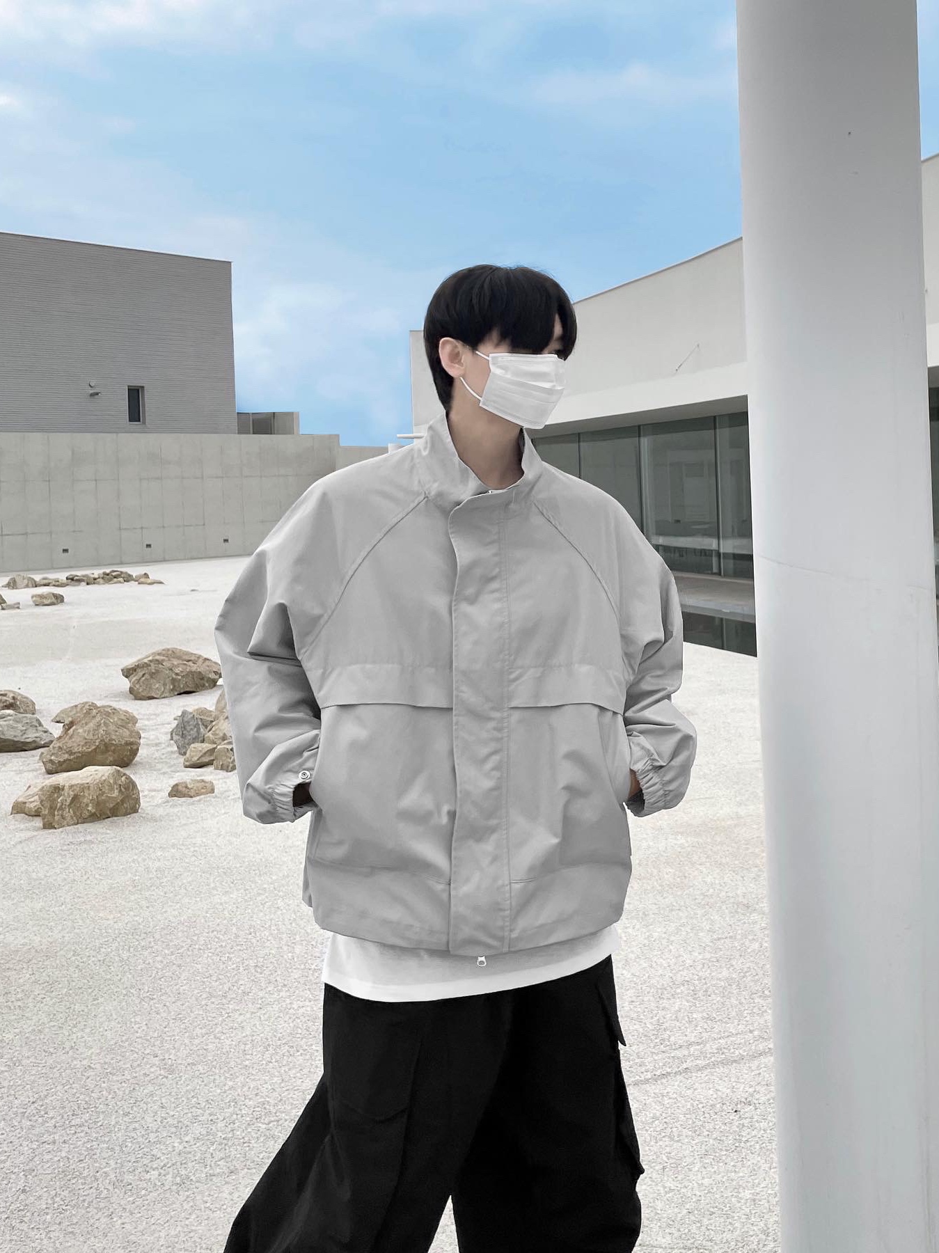 Balenciaga Defender Sneakers Beige 착용 스타일 - 3