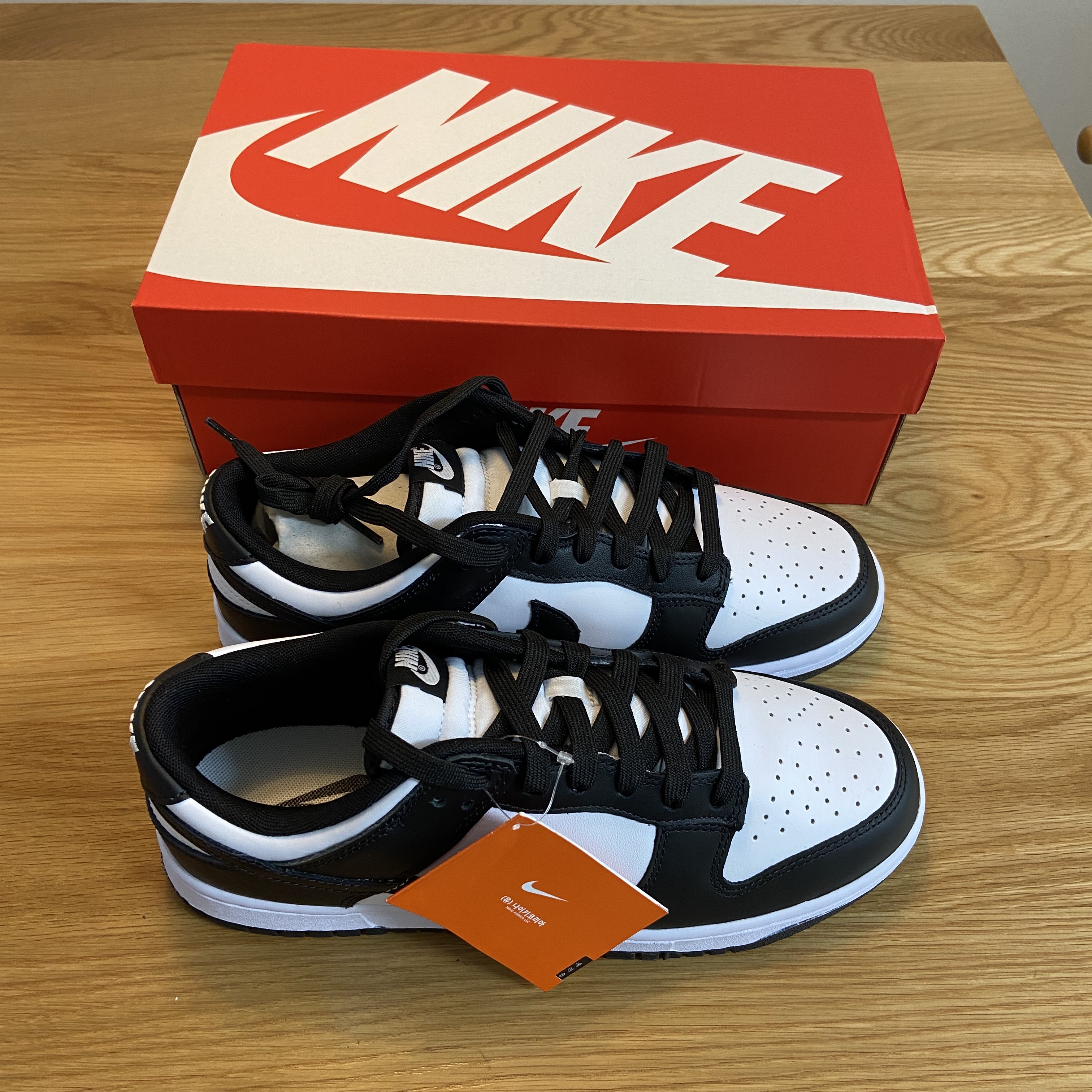 Nike Dunk Low Retro Black 착용 스타일 - 1