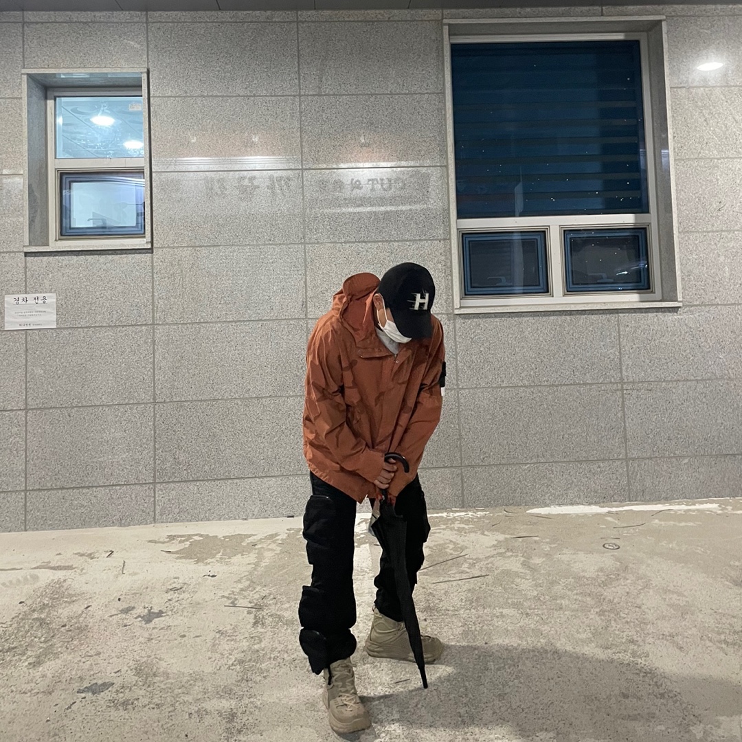 Supreme x Stone Island Riot Mask Camo Jacket Coral - 19SS, Hoka Tor Ultra Hi 2 Wp Simply Taupe 착용 스타일 - 3