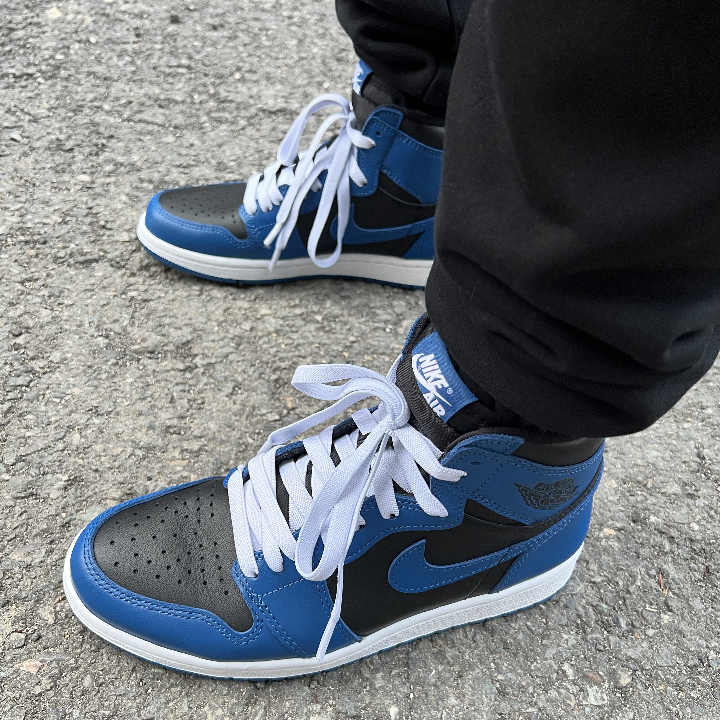 Jordan 1 Retro High OG Dark Marina Blue 착용 스타일 - 2