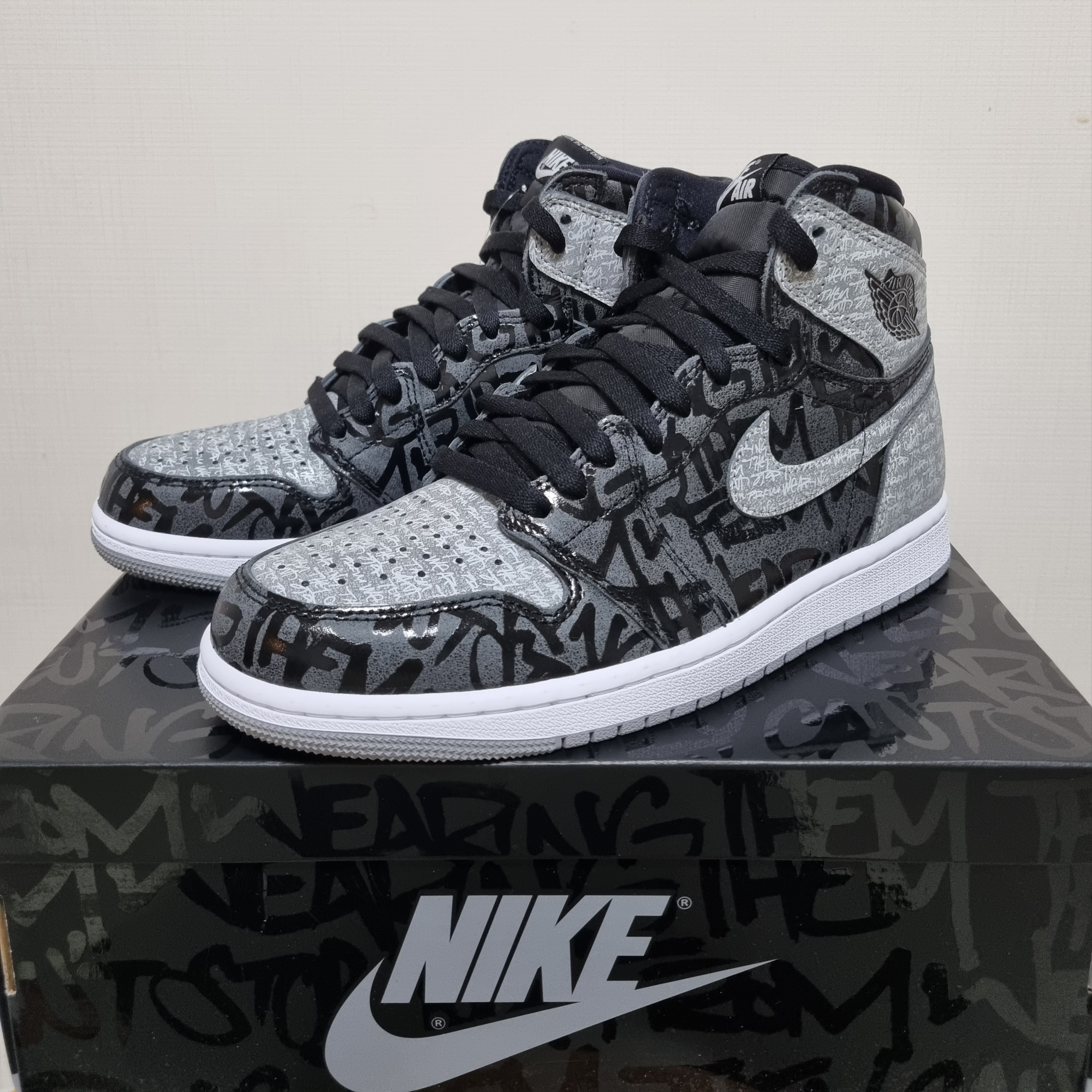 Jordan 1 Retro High OG Rebellionaire 착용 스타일 - 1