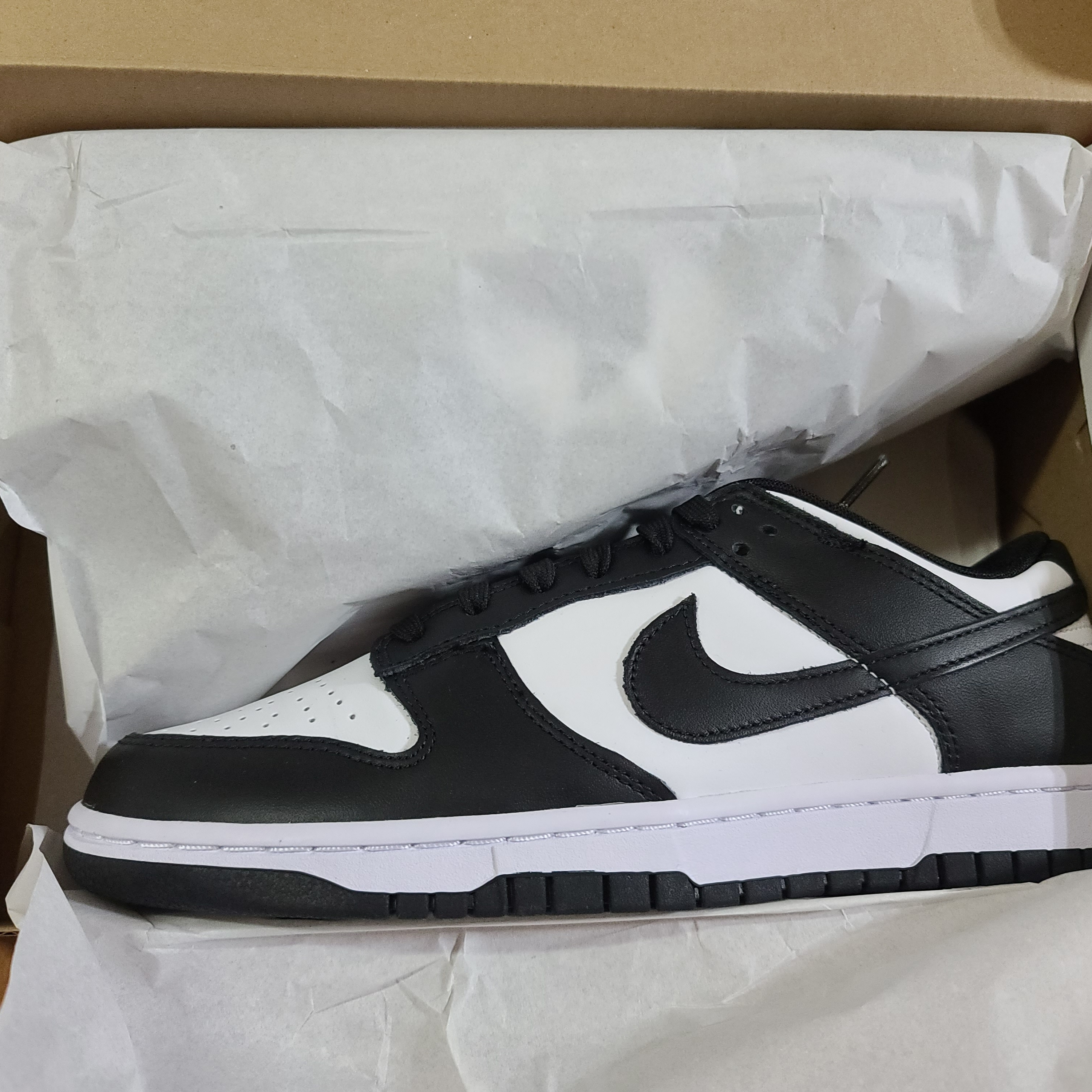 Nike Dunk Low Retro Black 착용 스타일