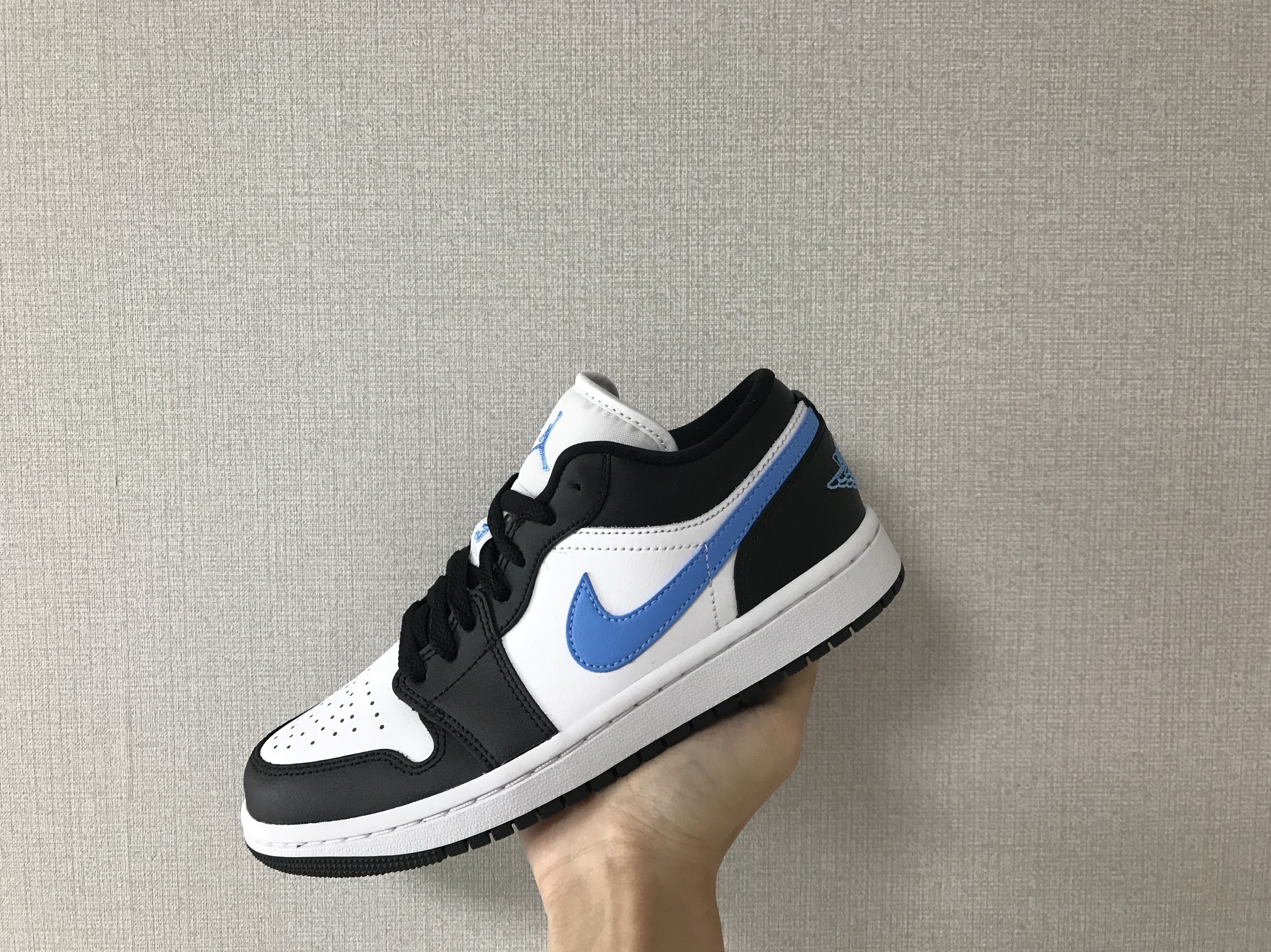 (W) Jordan 1 Low Black University Blue 착용 스타일