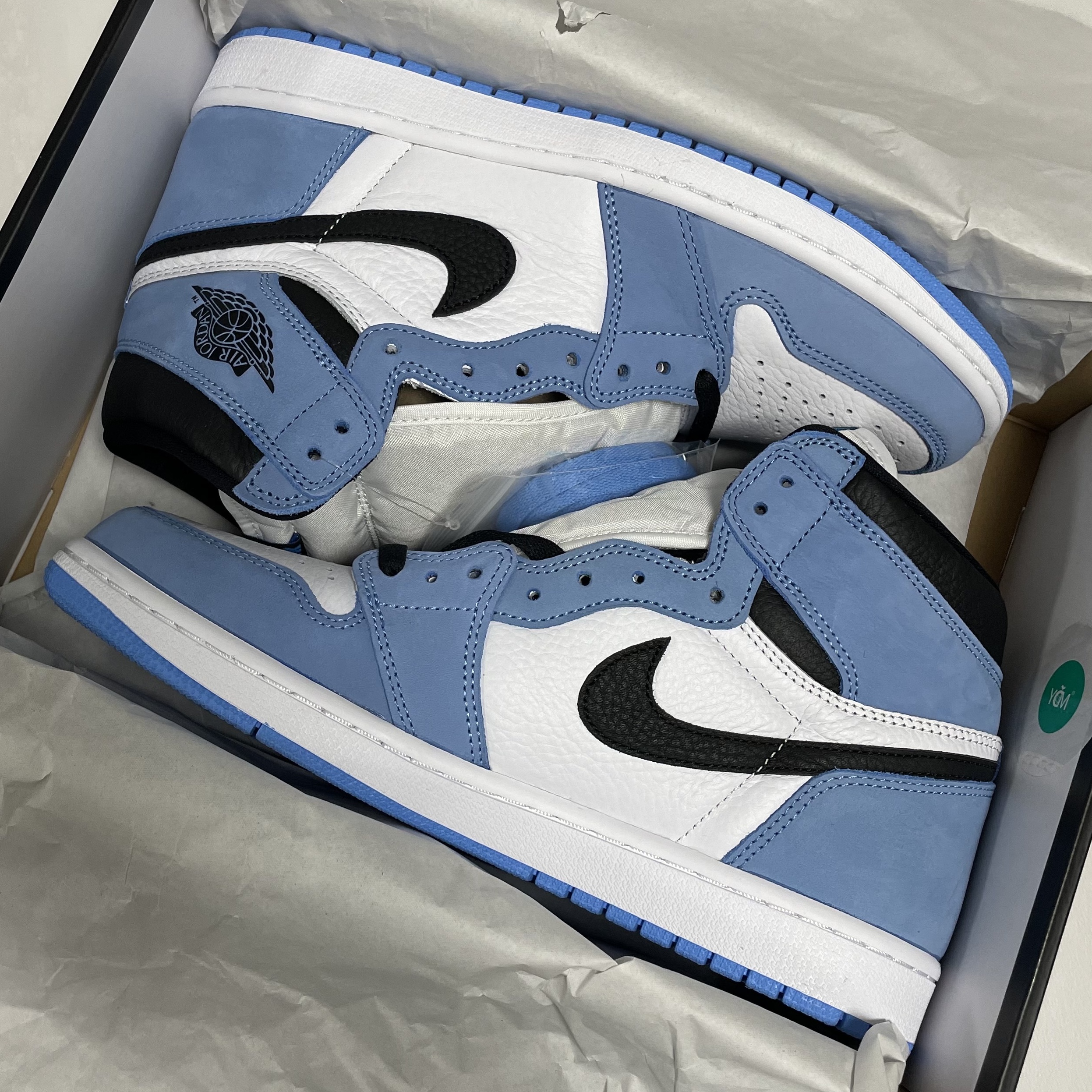 Jordan 1 Retro High OG University Blue 착용 스타일
