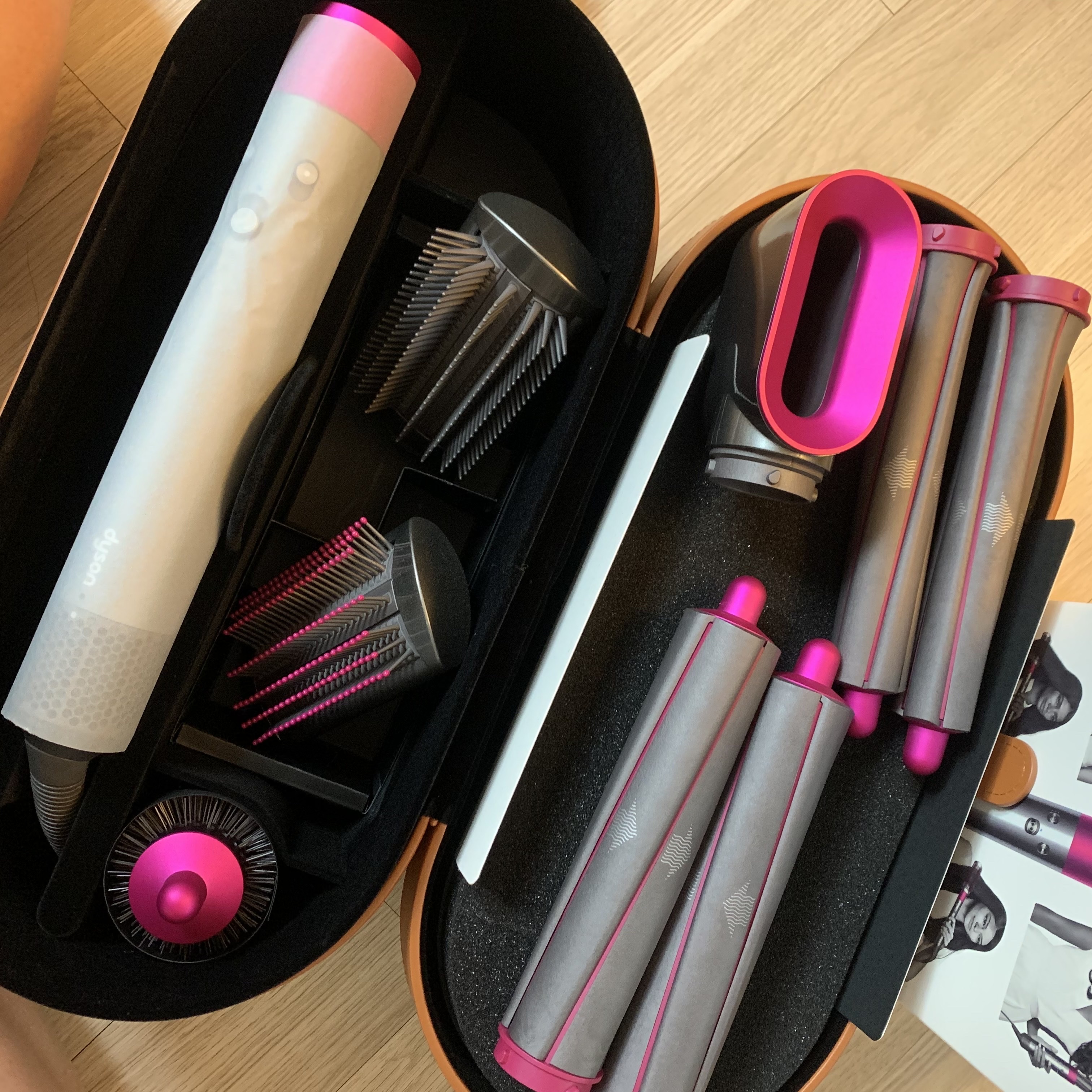 Dyson Airwrap Styler Complete Long Nickel Fuchsia (Korean Ver.) 착용 스타일 - 1