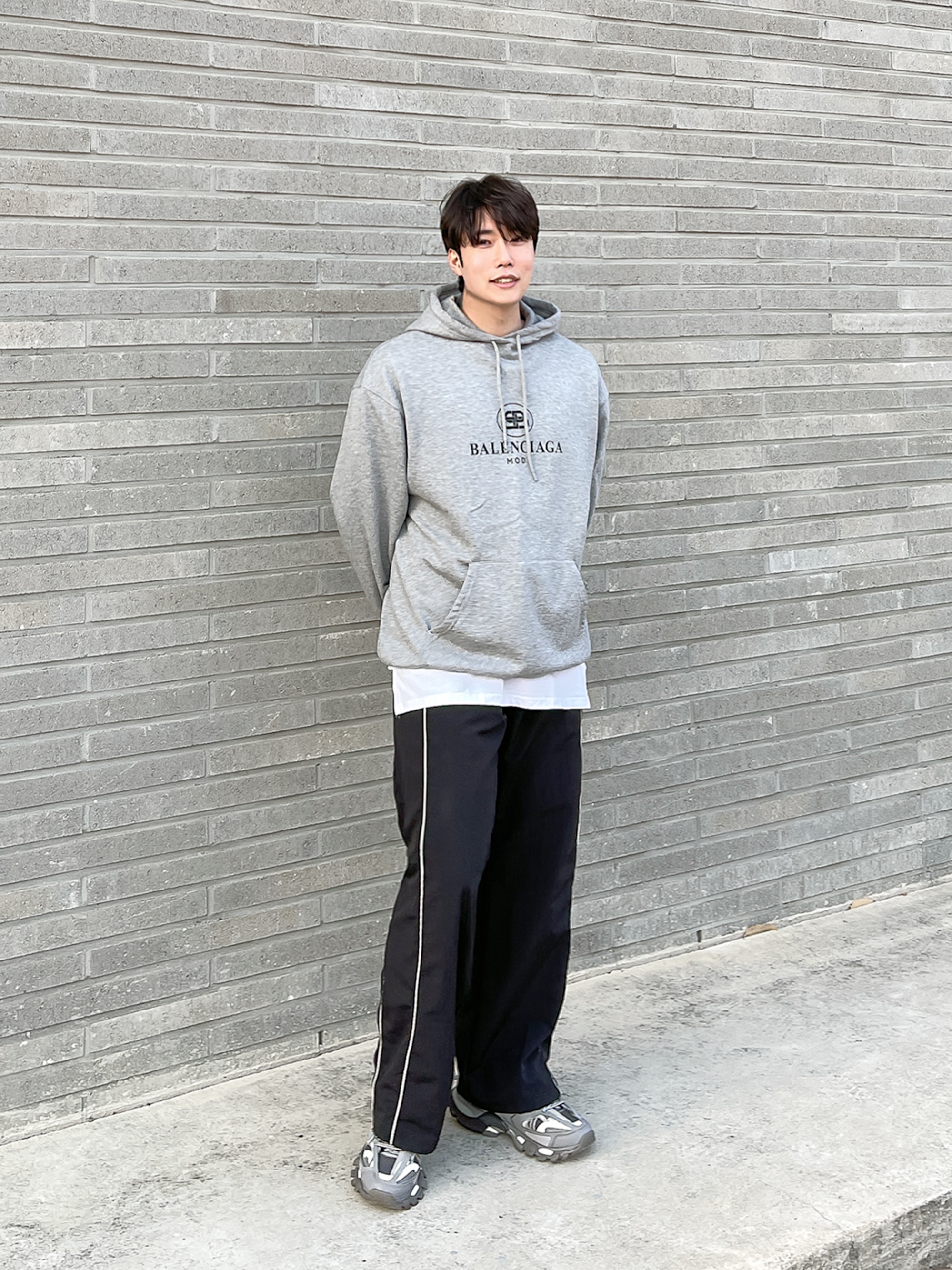 Balenciaga Track Sneakers Grey White 2019 착용 스타일