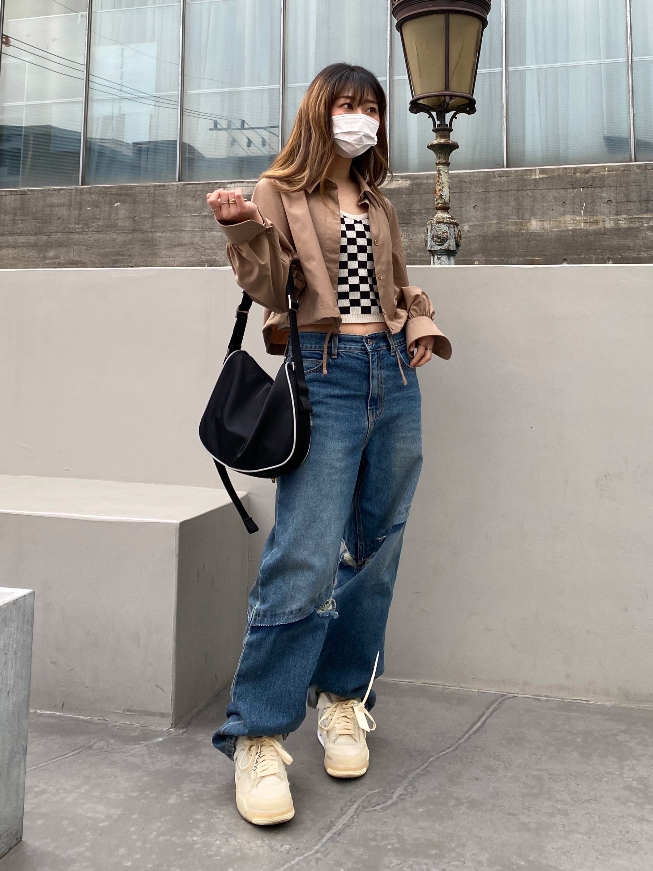 (W) Jordan 4 x Off-White Retro SP Sail, Supreme Leather Key Loop Red - 21SS 착용 스타일 - 1