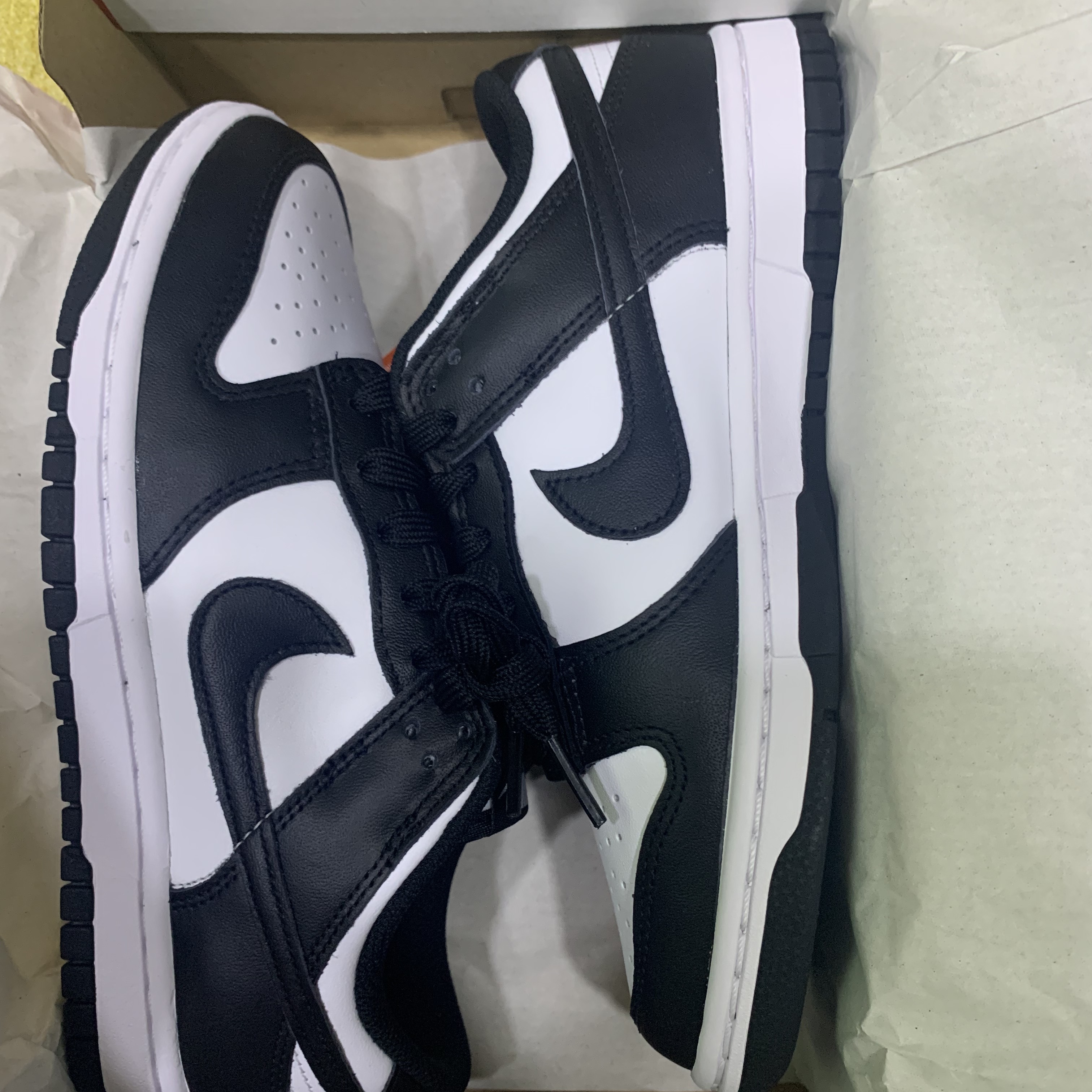 (W) Nike Dunk Low Black 착용 스타일 - 5