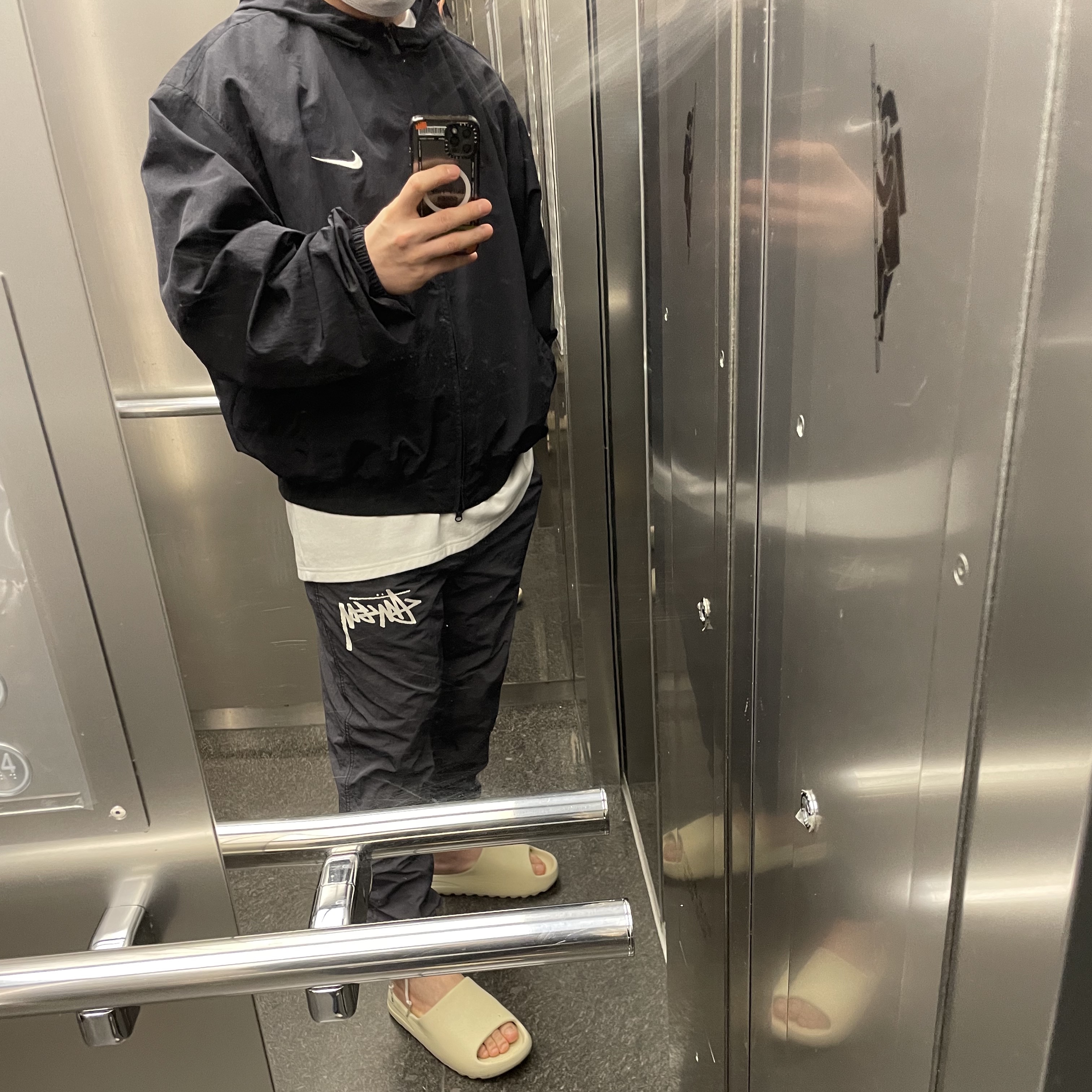 Nike x Fear of God Bomber Hooded Jacket Black, Nike x Stussy Beach Pants Off Noir 착용 스타일 - 1