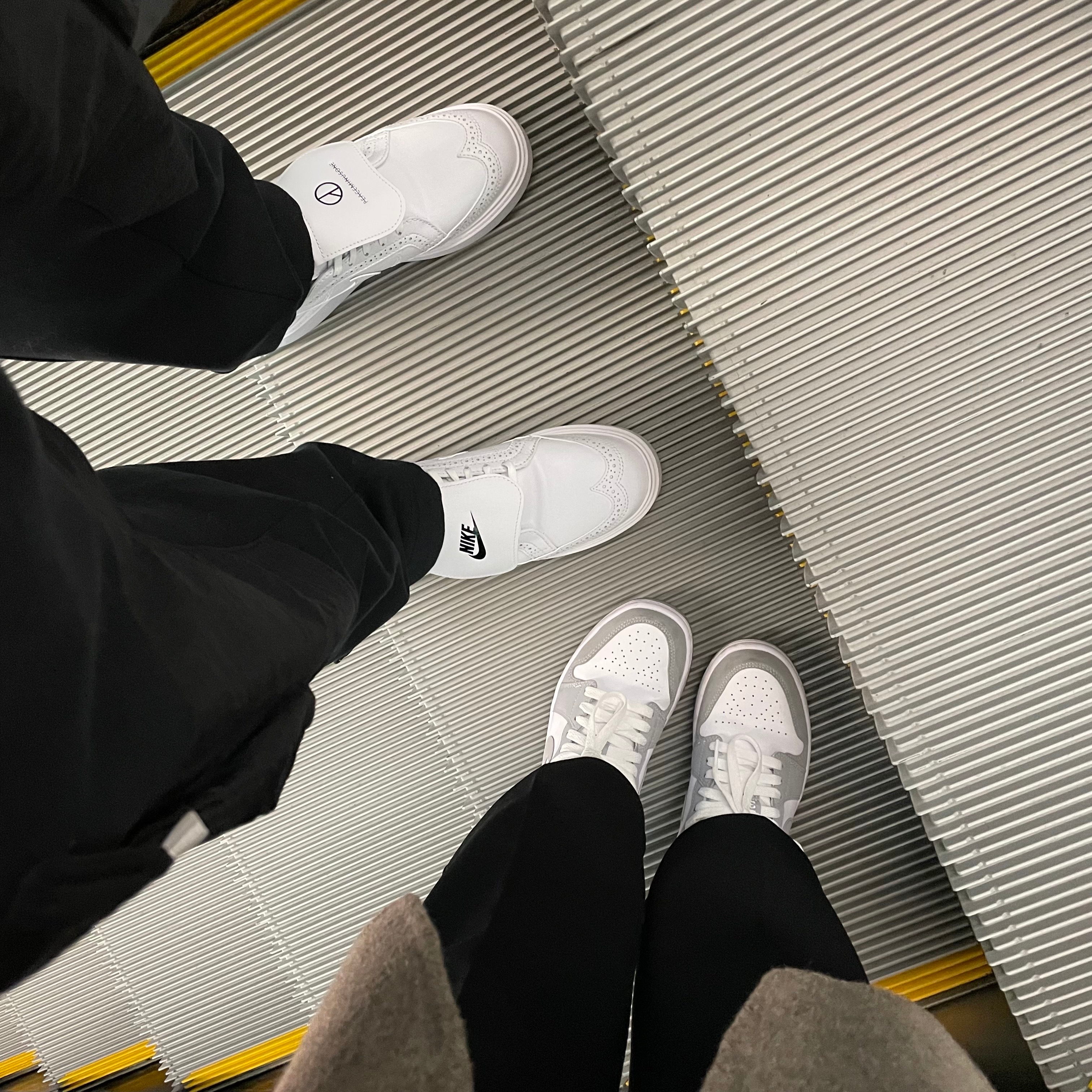 Nike x Peaceminusone Kwondo1 White, (W) Jordan 1 Low White Wolf Grey 착용 스타일