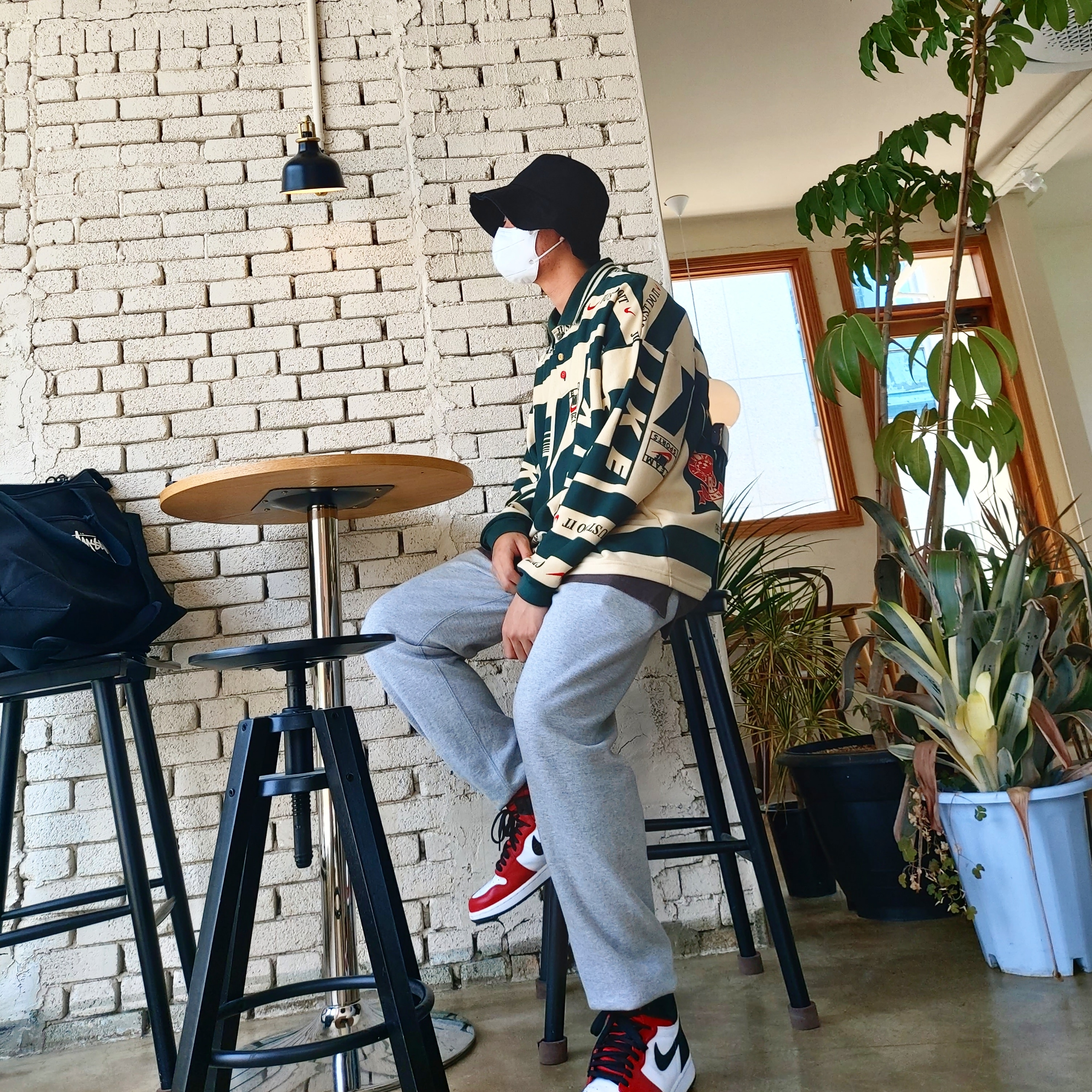 Nike x Cactus Plant Flea Market Long Sleeve Polo Natural - US/EU, (W) Jordan 1 Retro High Satin Red 착용 스타일