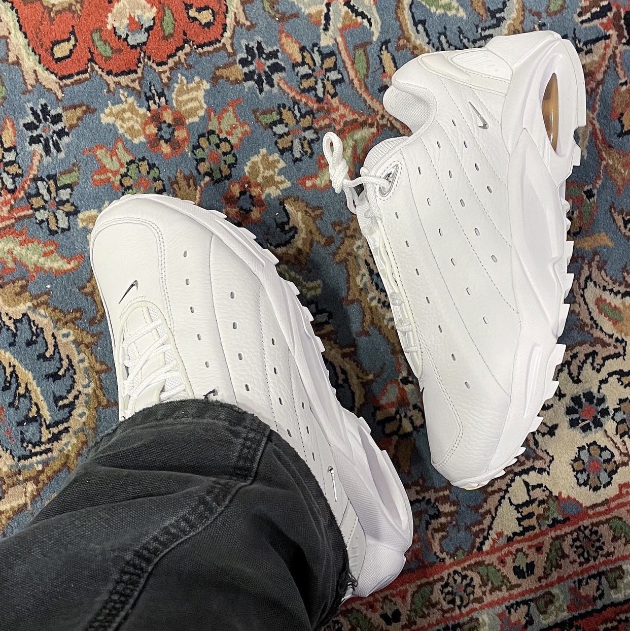 Nike x Drake Nocta Hot Step Air Terra Triple White 착용 스타일 - 4