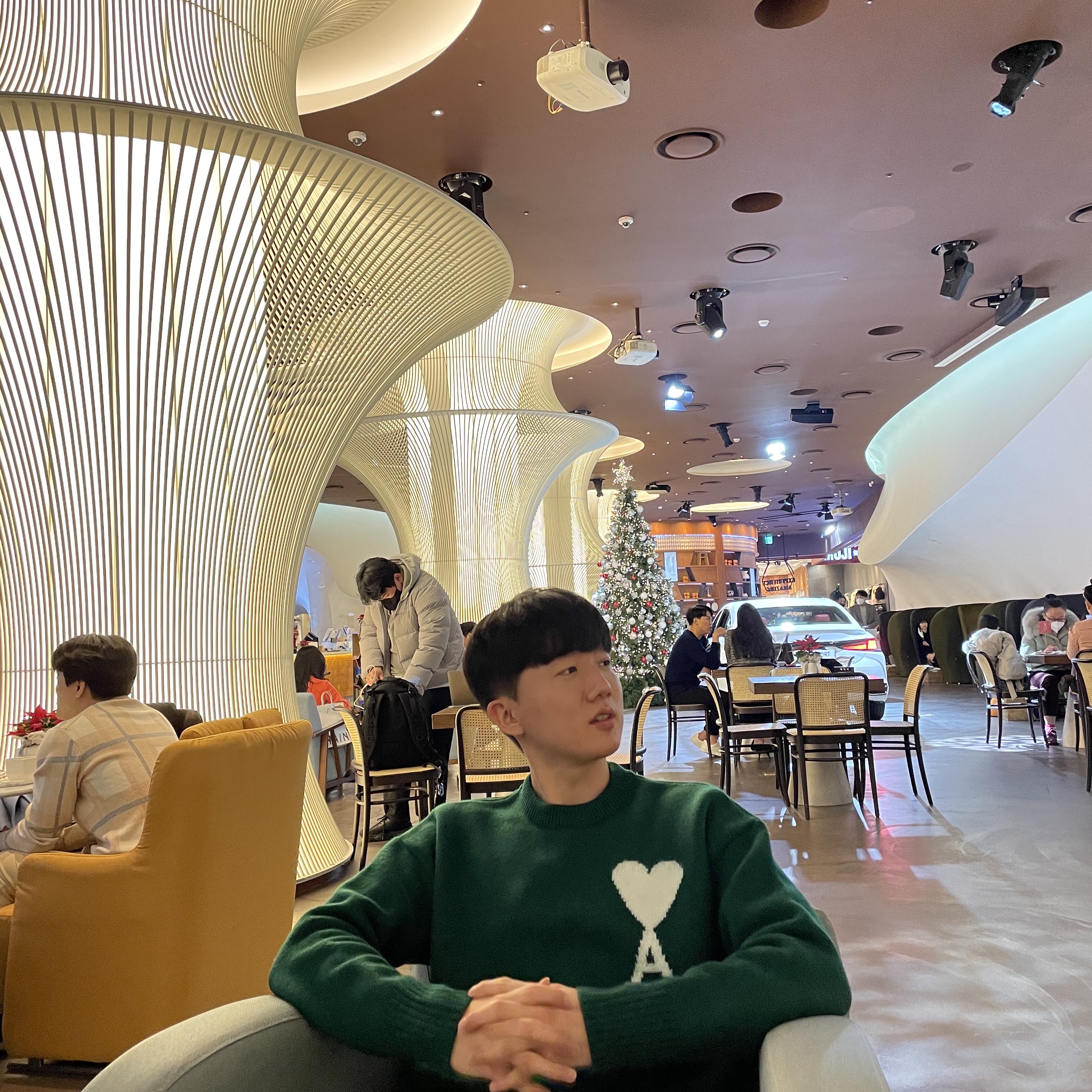 AMI de Coeur Oversize Intarsia Sweater Green - 21FW 착용 스타일