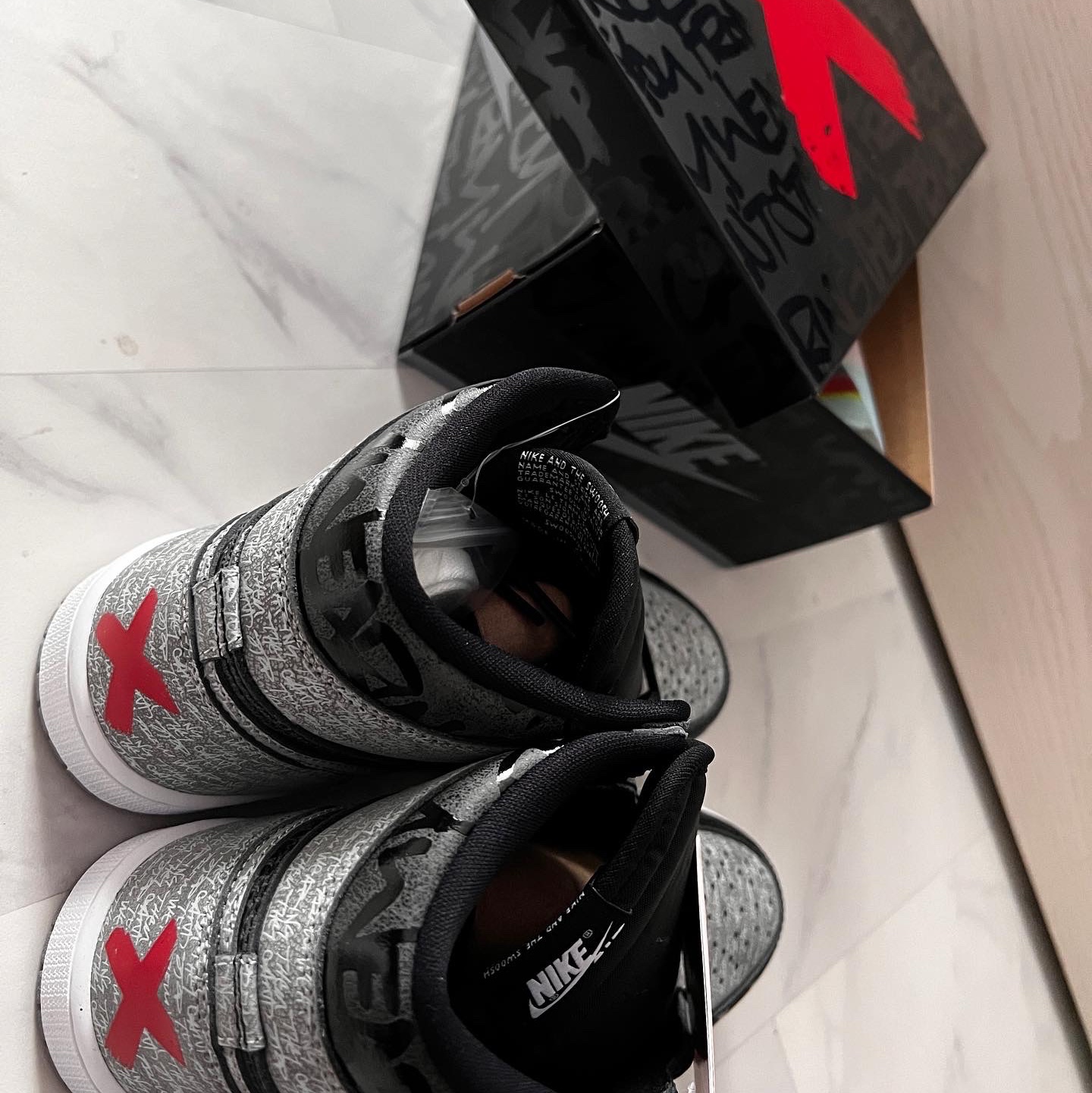 Jordan 1 Retro High OG Rebellionaire 착용 스타일 - 1