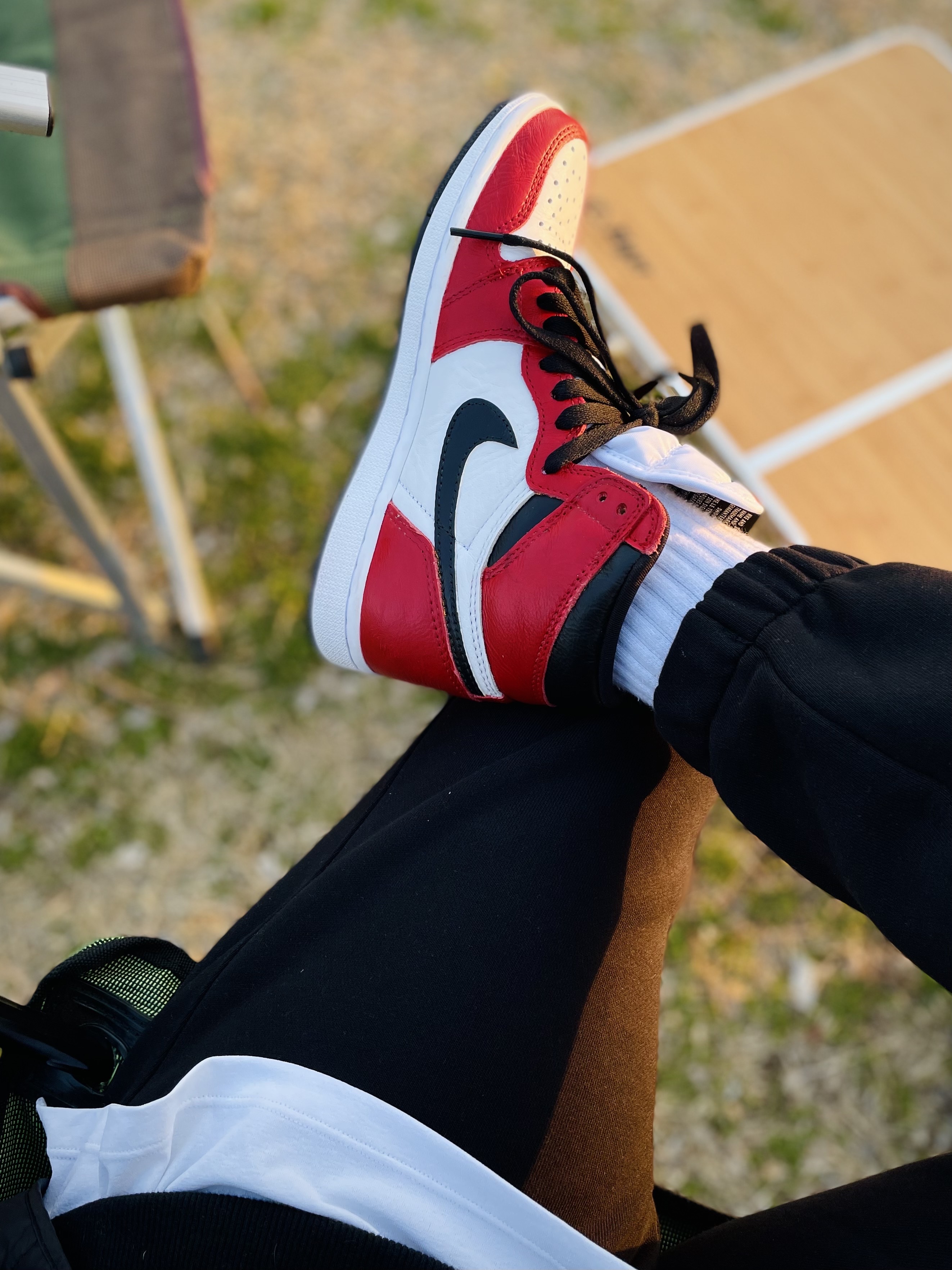Jordan 1 Retro High OG Light Fusion Red 착용 스타일