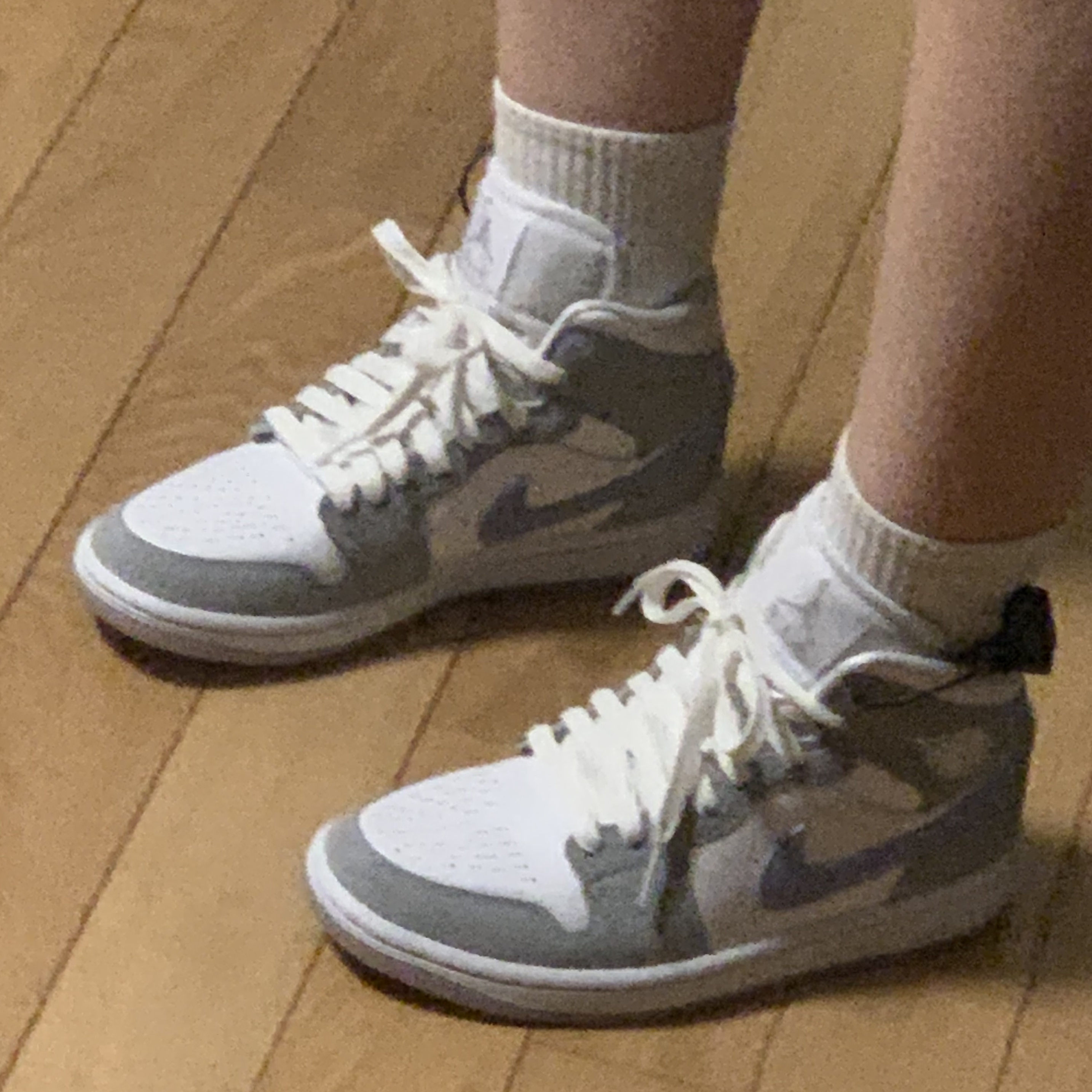 (W) Jordan 1 Mid Wolf Grey 착용 스타일