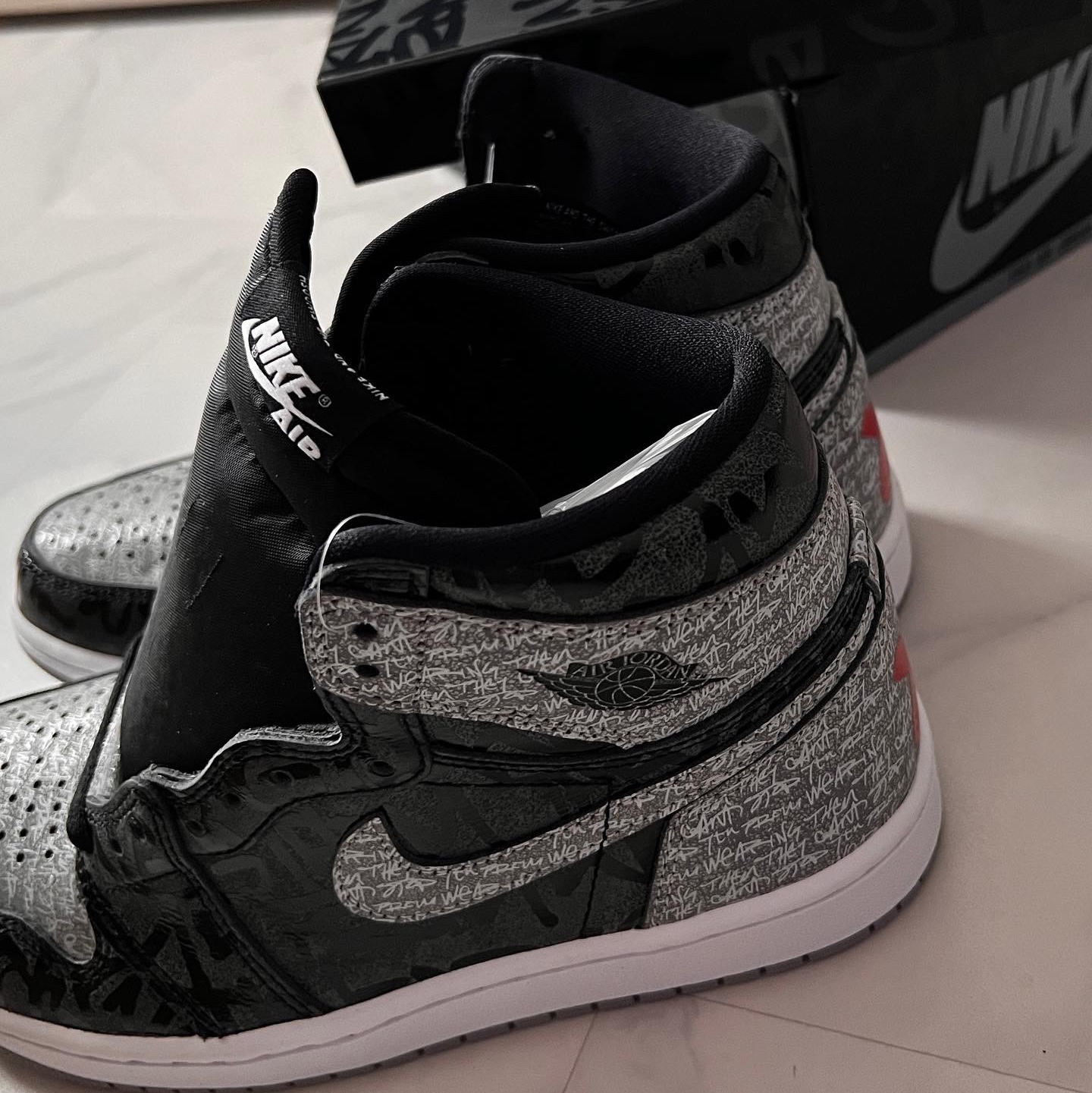 Jordan 1 Retro High OG Rebellionaire 착용 스타일 - 2